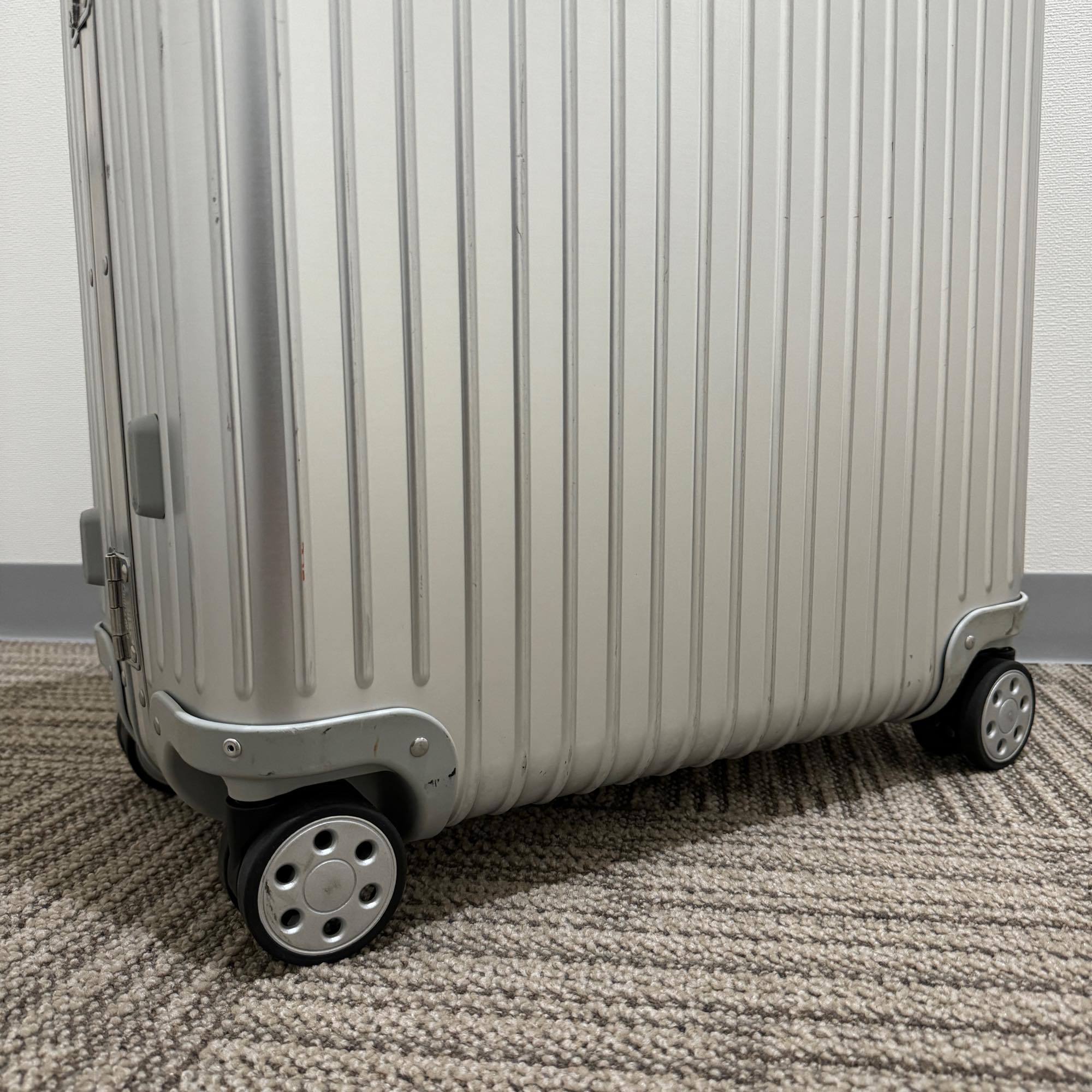 リモワ トパーズ 電子タグ 中古美品 924.73-2 82リットル 4輪