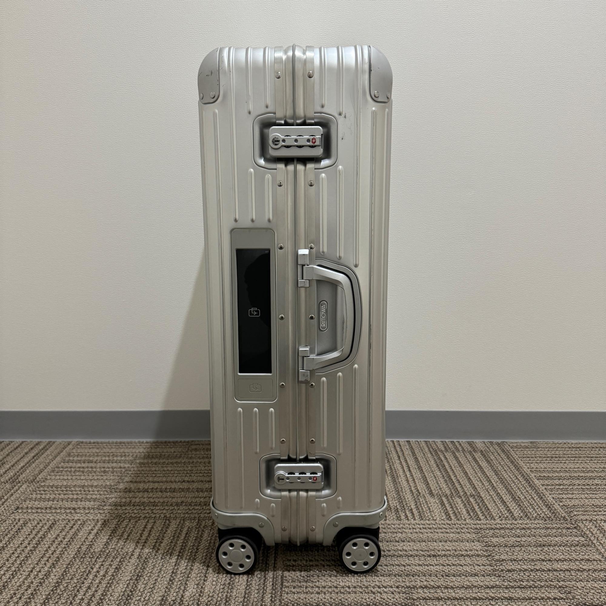 リモワ トパーズ 電子タグ 中古美品 924.73-2 82リットル 4輪