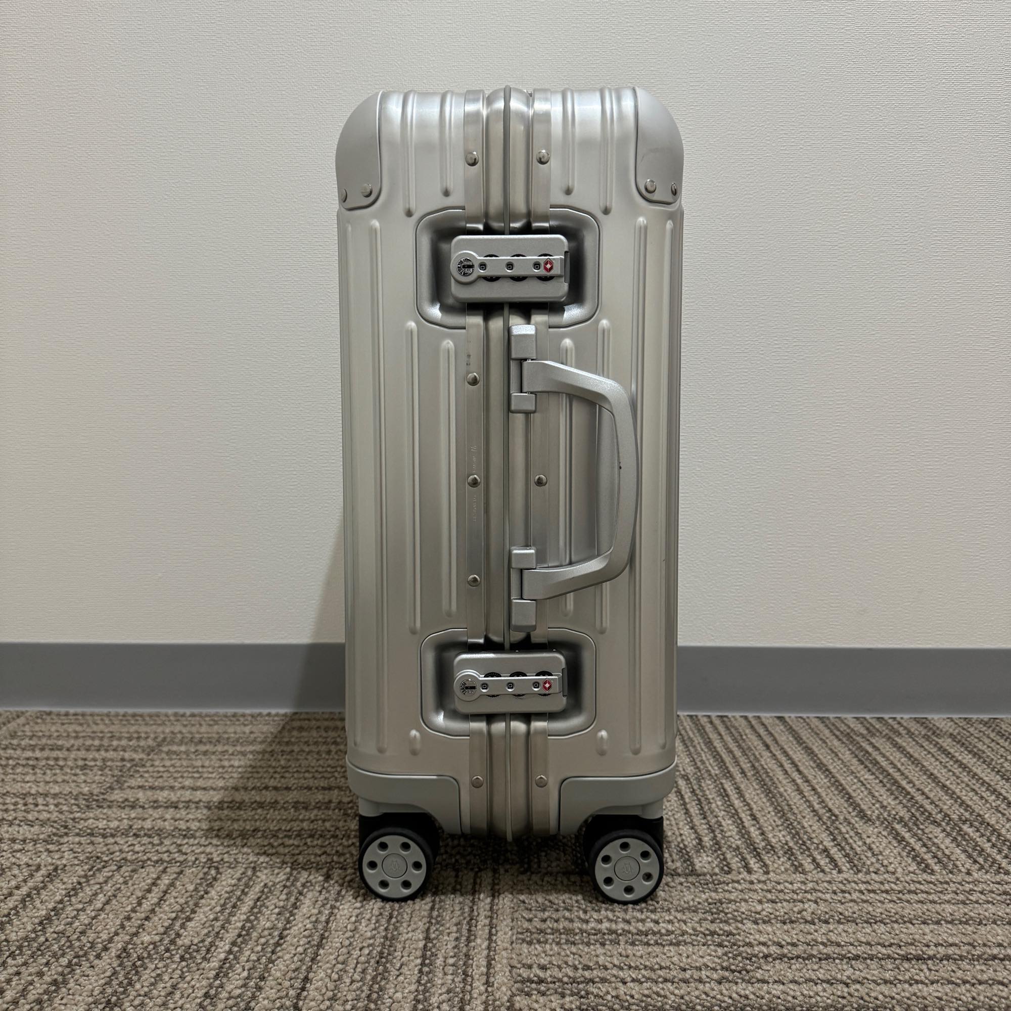リモワ オリジナル 925.53.00.4 キャビン 中古美品 35リットル 4輪