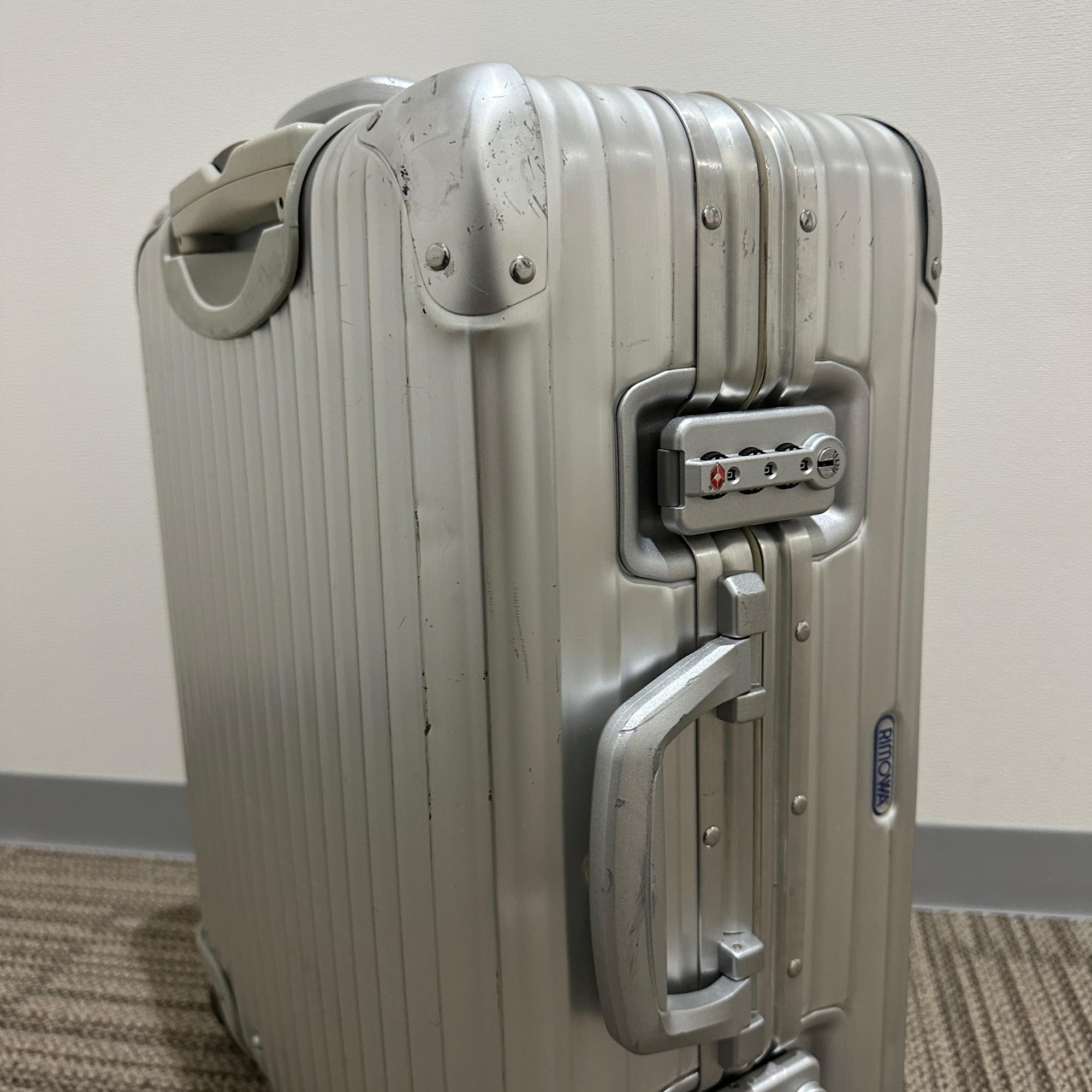 リモワ トパーズ 932.56-2 中古商品 45リットル 4輪
