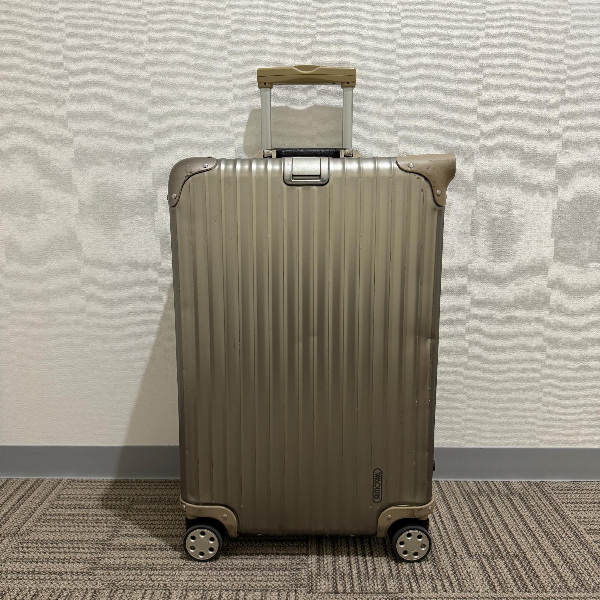 リモワ トパーズ 945.63-2 中古商品 64リットル 4輪