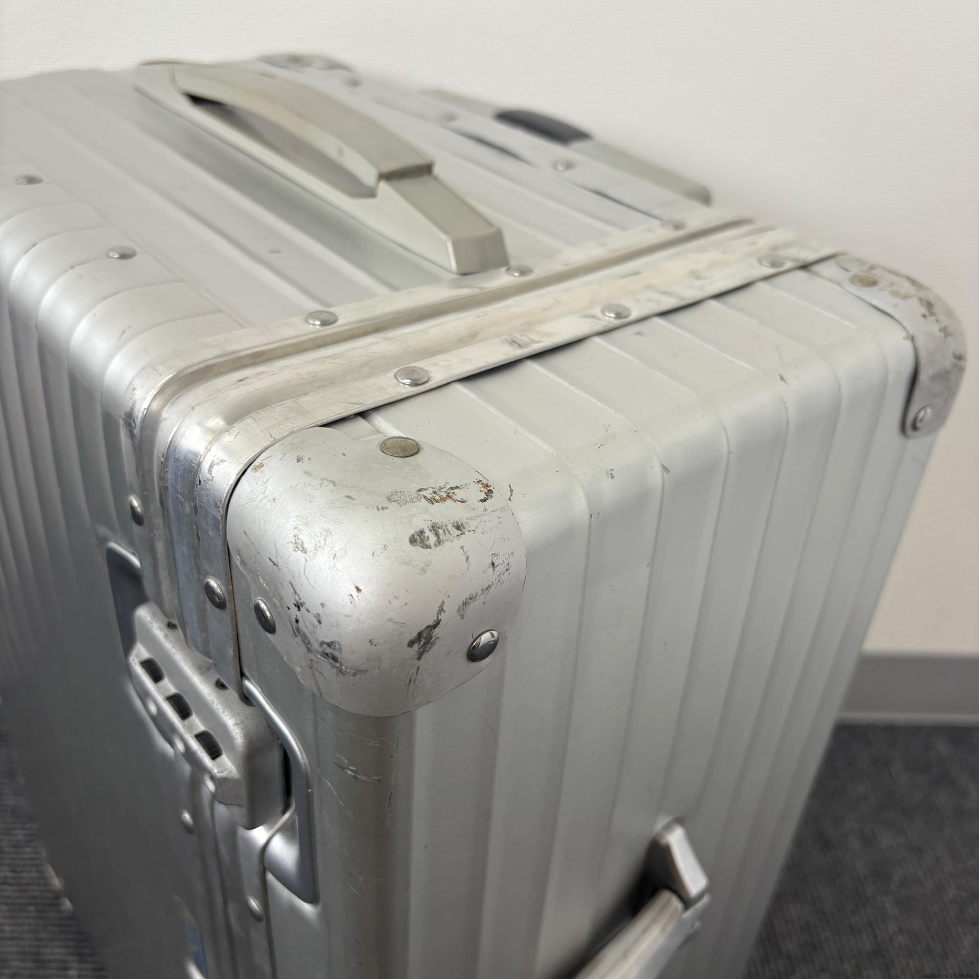 リモワ トパーズ(オリジナル) U950.51-2 中古美品 42リットル 2輪