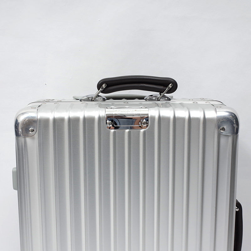 リモワ クラシックフライト 中古美品 971.52-2 33リットル 4輪