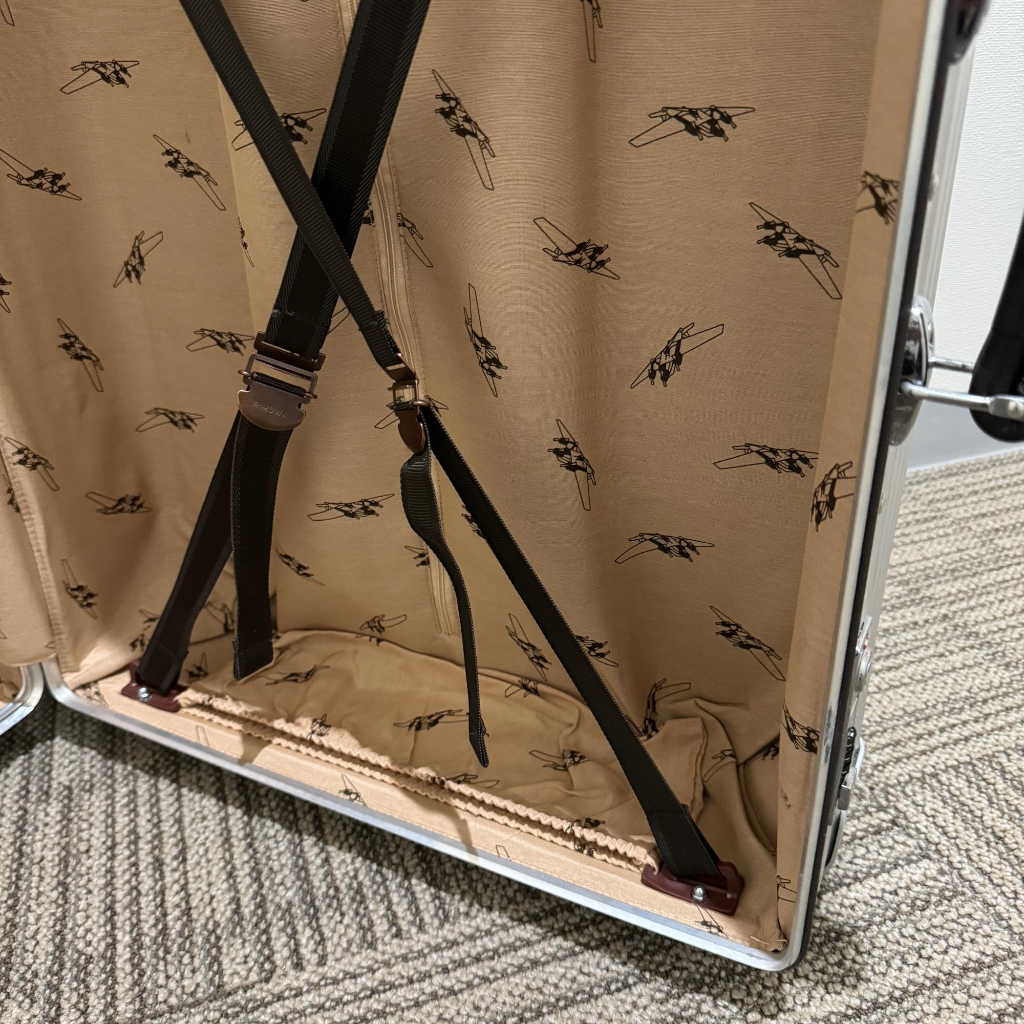 リモワ クラシックフライト 中古美品 971.70-2 76リットル 4輪