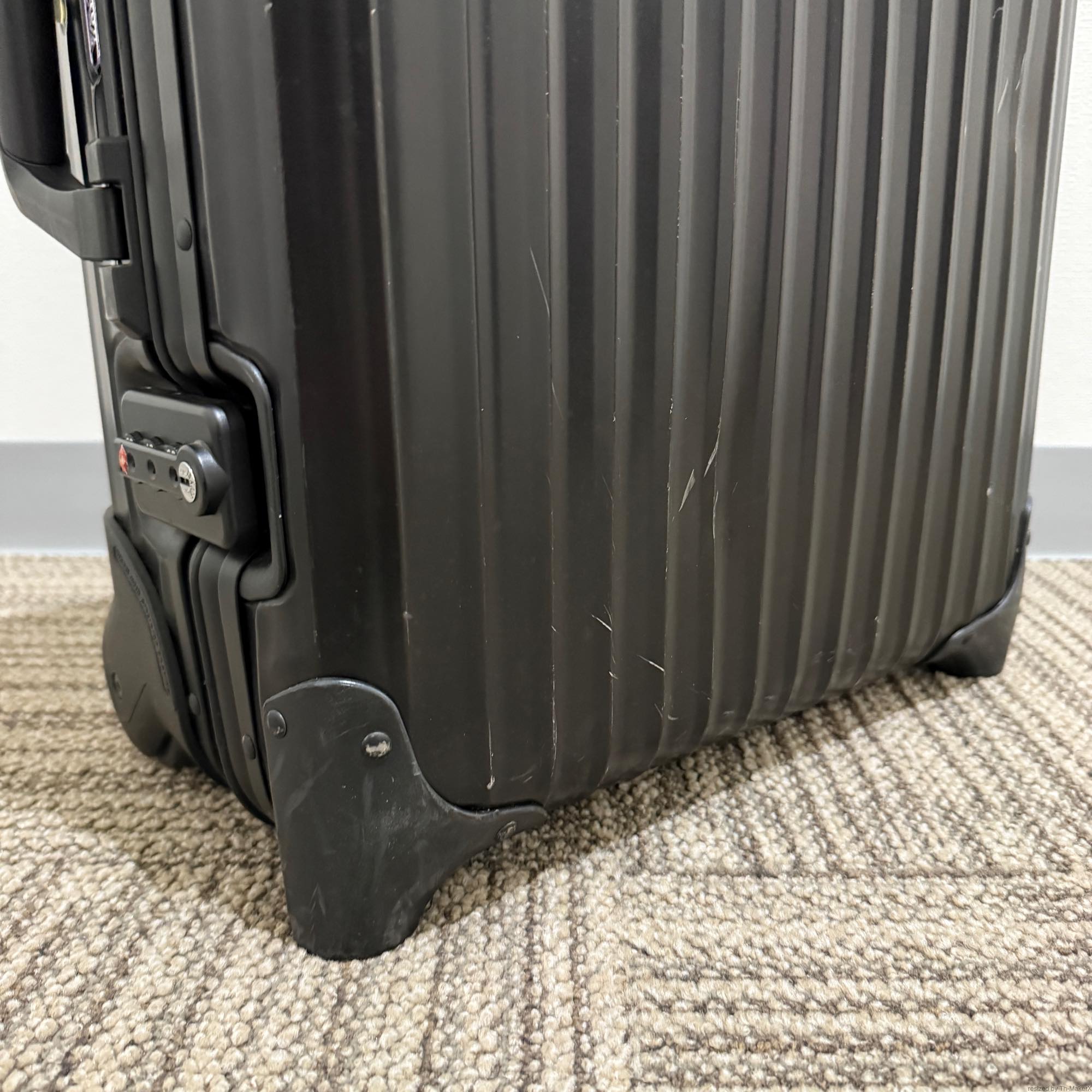リモワ トパーズ ステルス 986.11-2 32リットル 中古商品 2輪
