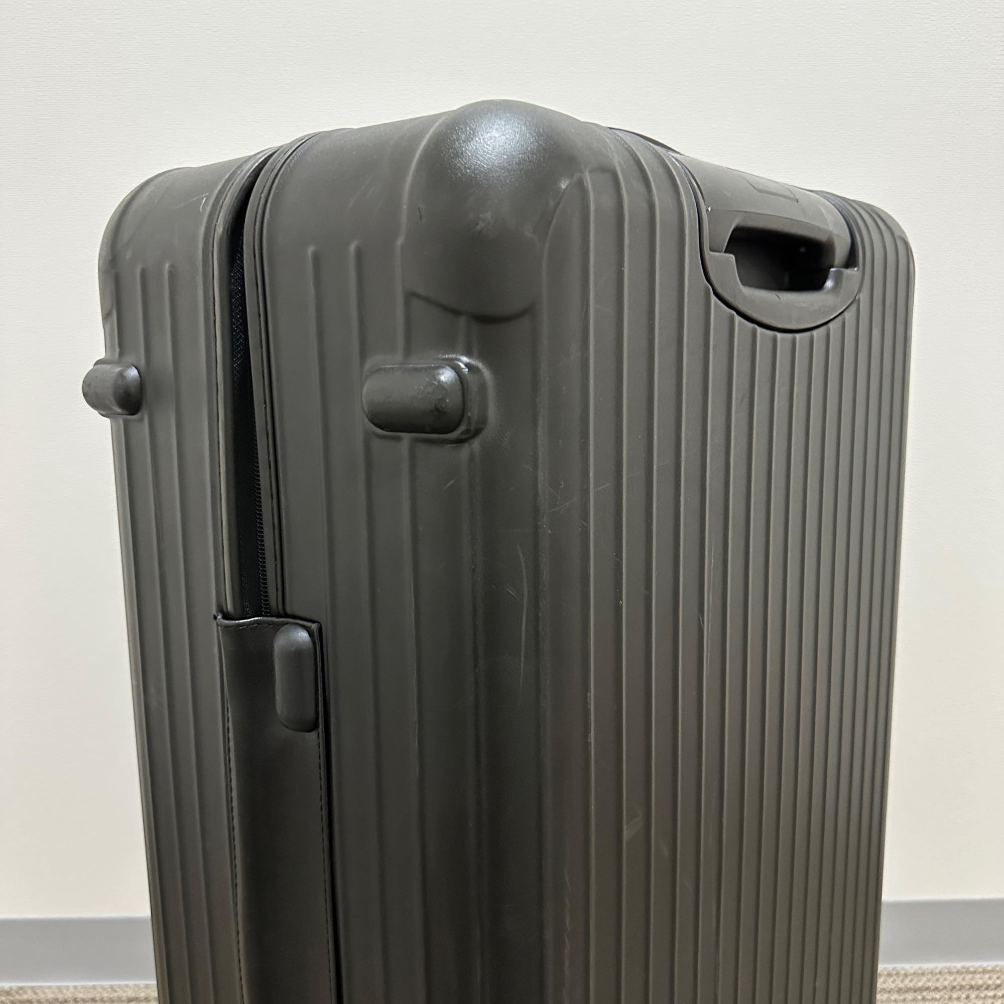 リモワ サルサ 810.70-3 78リットル 中古商品 4輪