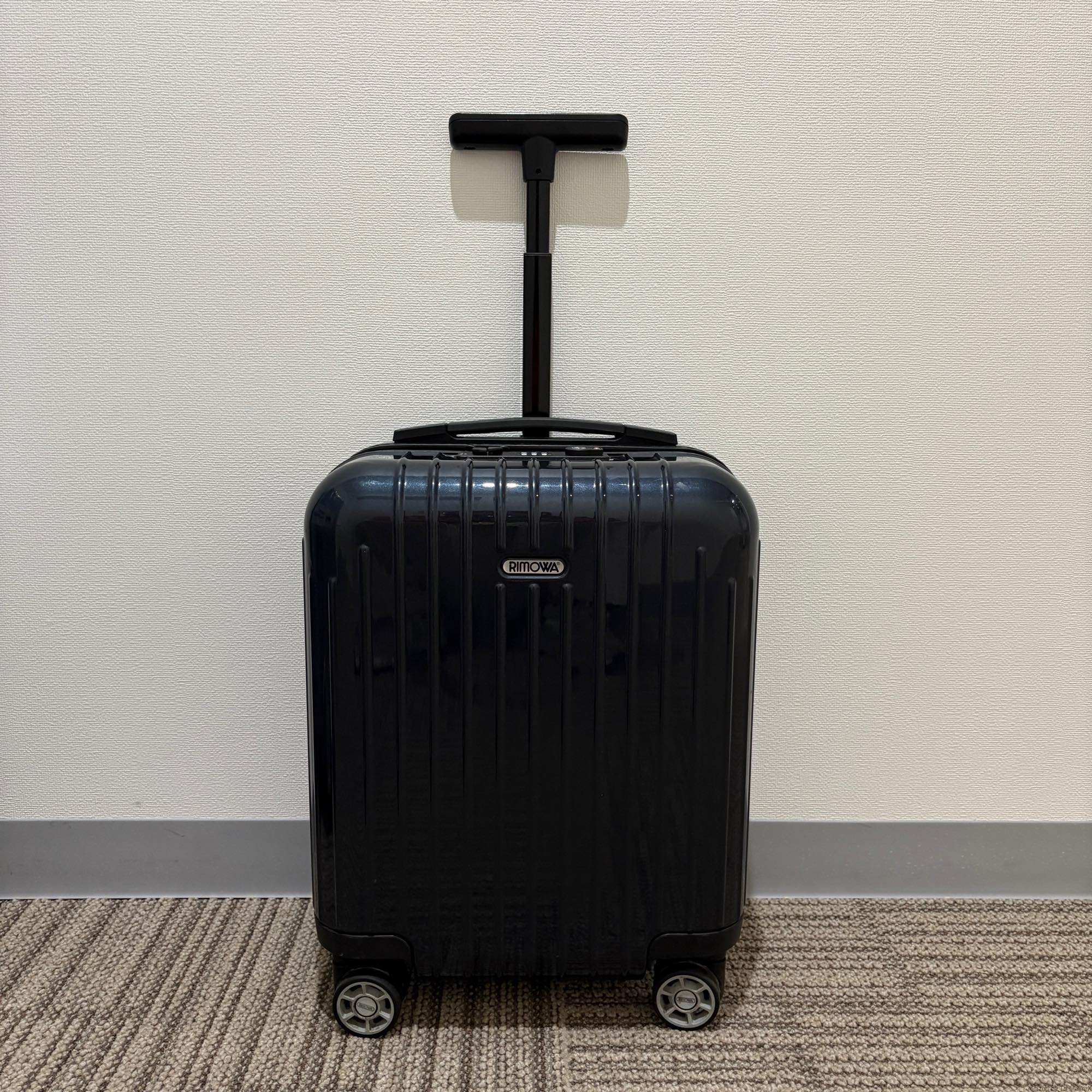 リモワ サルサ エアー 820.42.25.4-3 中古美品 22リットル 4輪