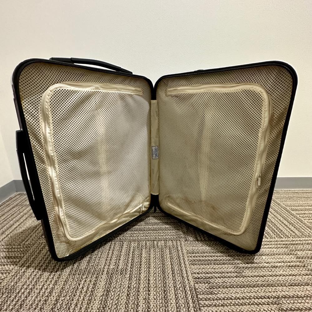 リモワ サルサエアー 822.52-3 中古商品 33リットル 4輪