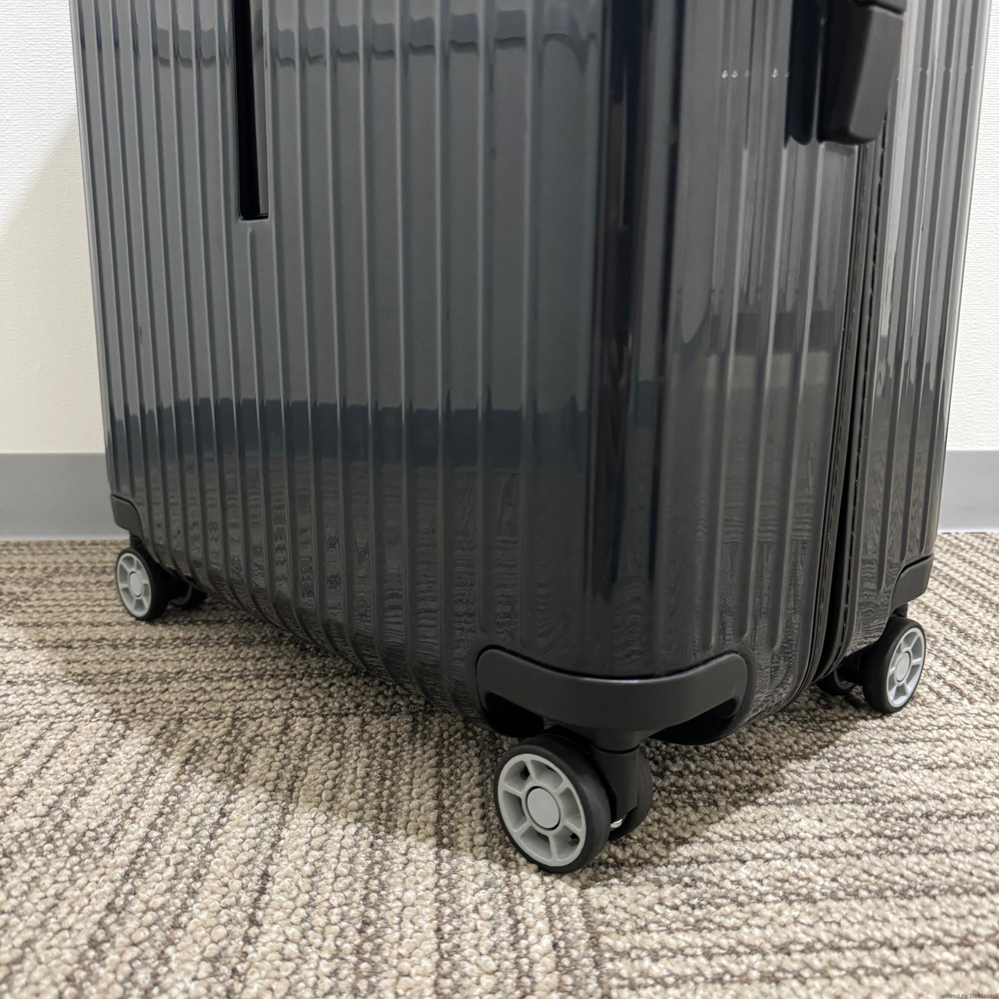 リモワ サルサエアー 825.70-3 80リットル 中古美品 4輪