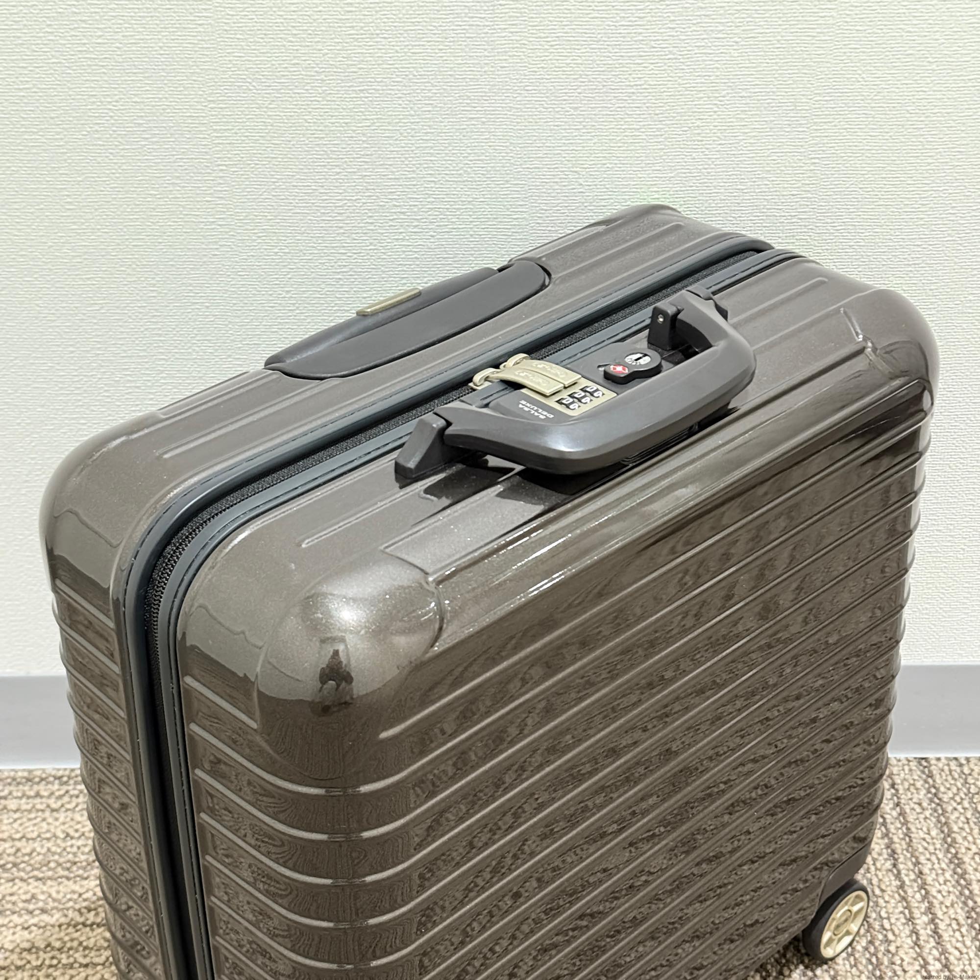 リモワ サルサ デラックス 中古美品 830.40-3 29リットル 4輪