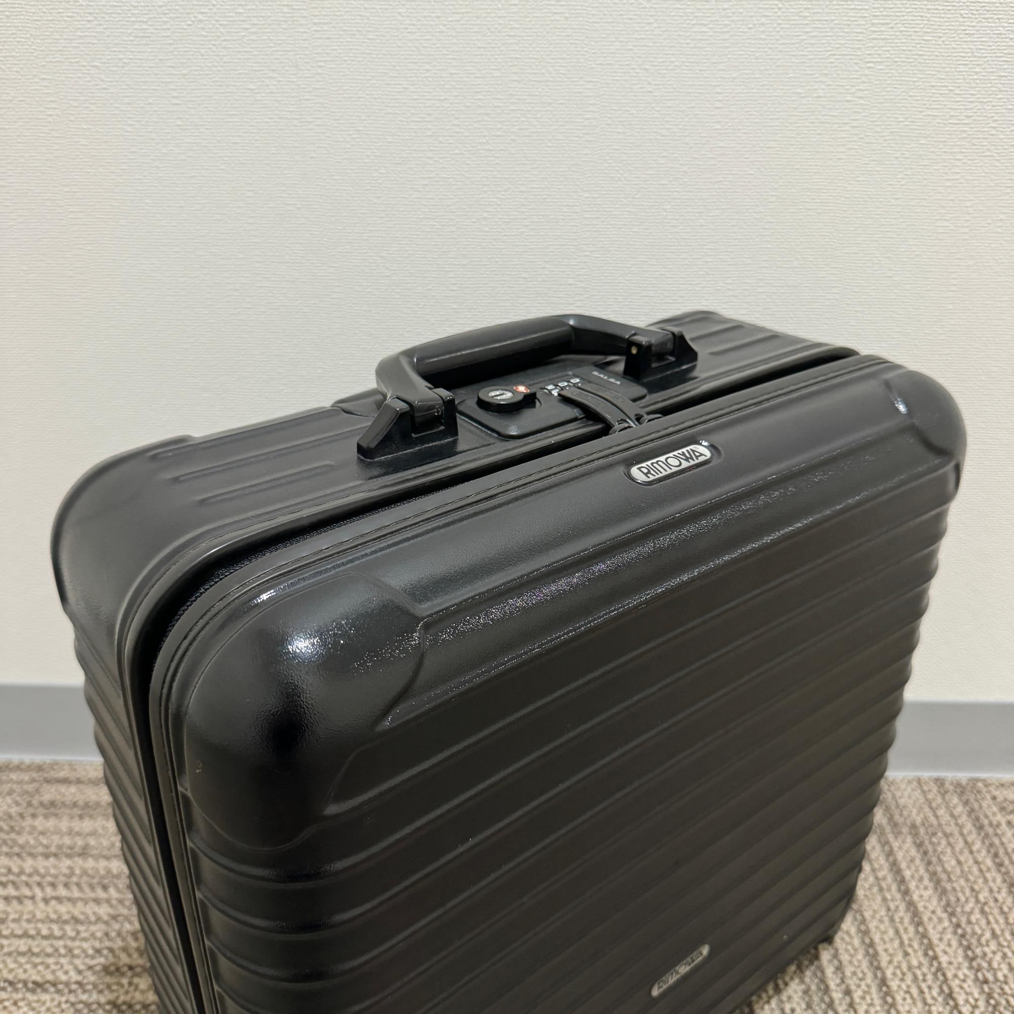 リモワ サルサ 中古美品 851.40-3 23リットル 2輪