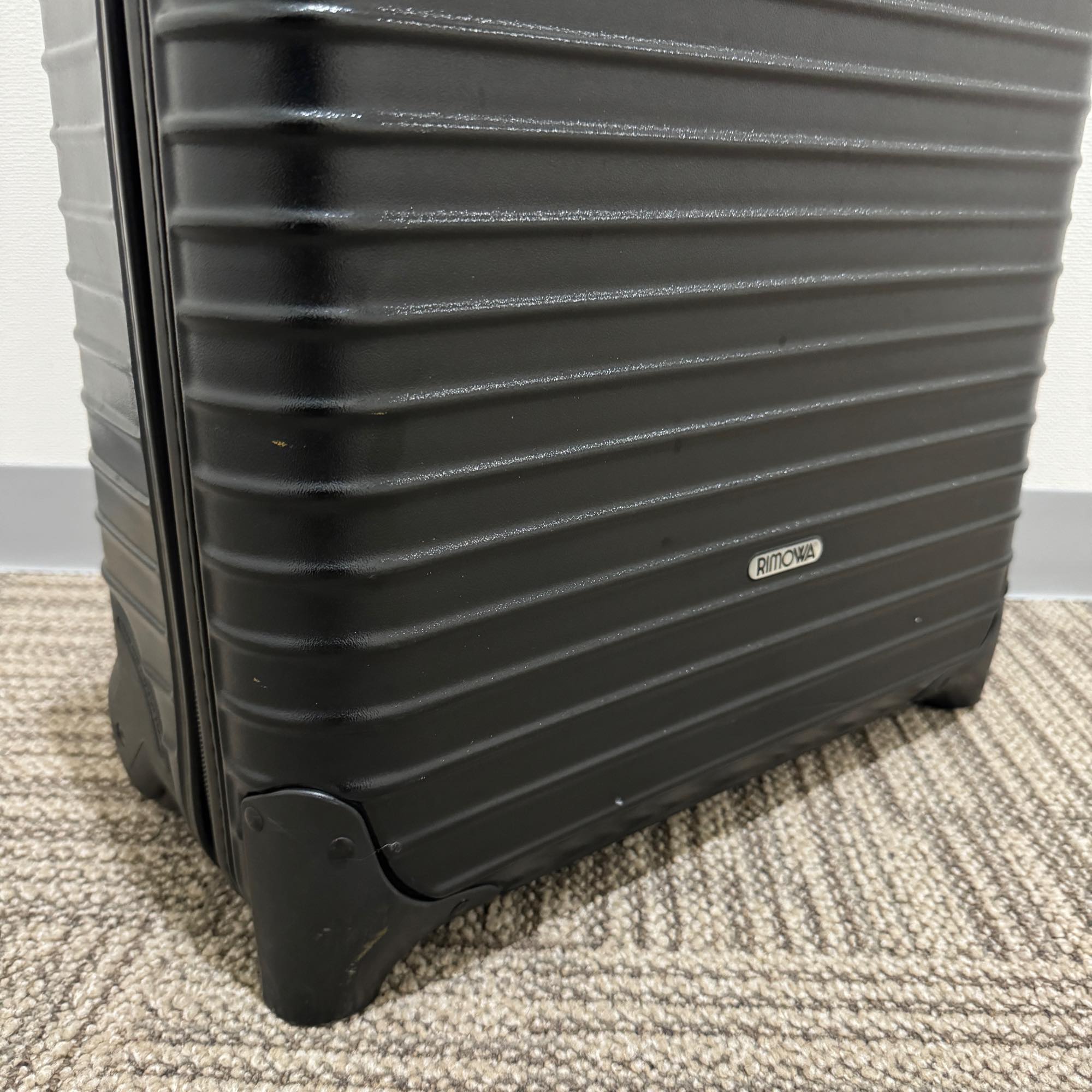 リモワ サルサ 中古美品 851.40-3 23リットル 2輪