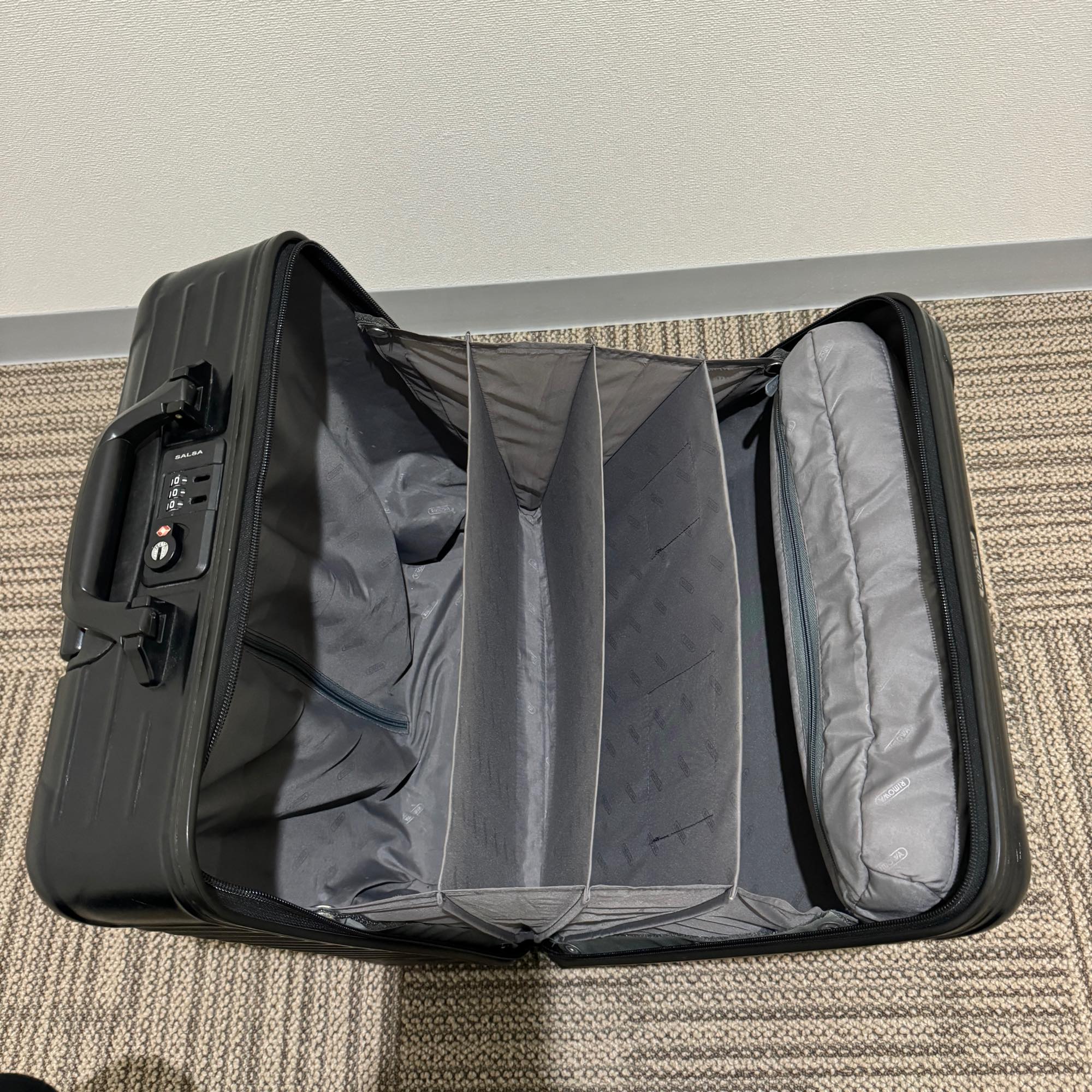 リモワ サルサ 中古美品 851.40-3 23リットル 2輪