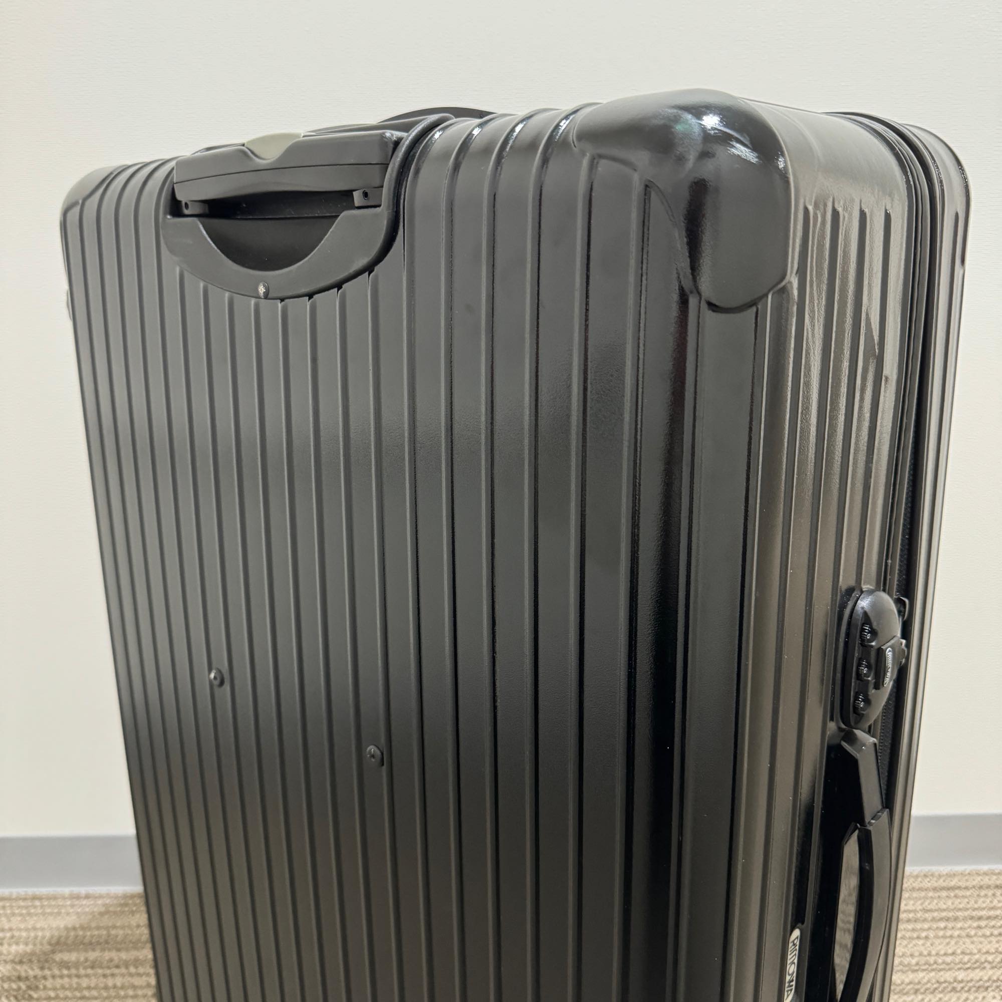 リモワ サルサ 851.77-3 104リットル 中古商品 2輪