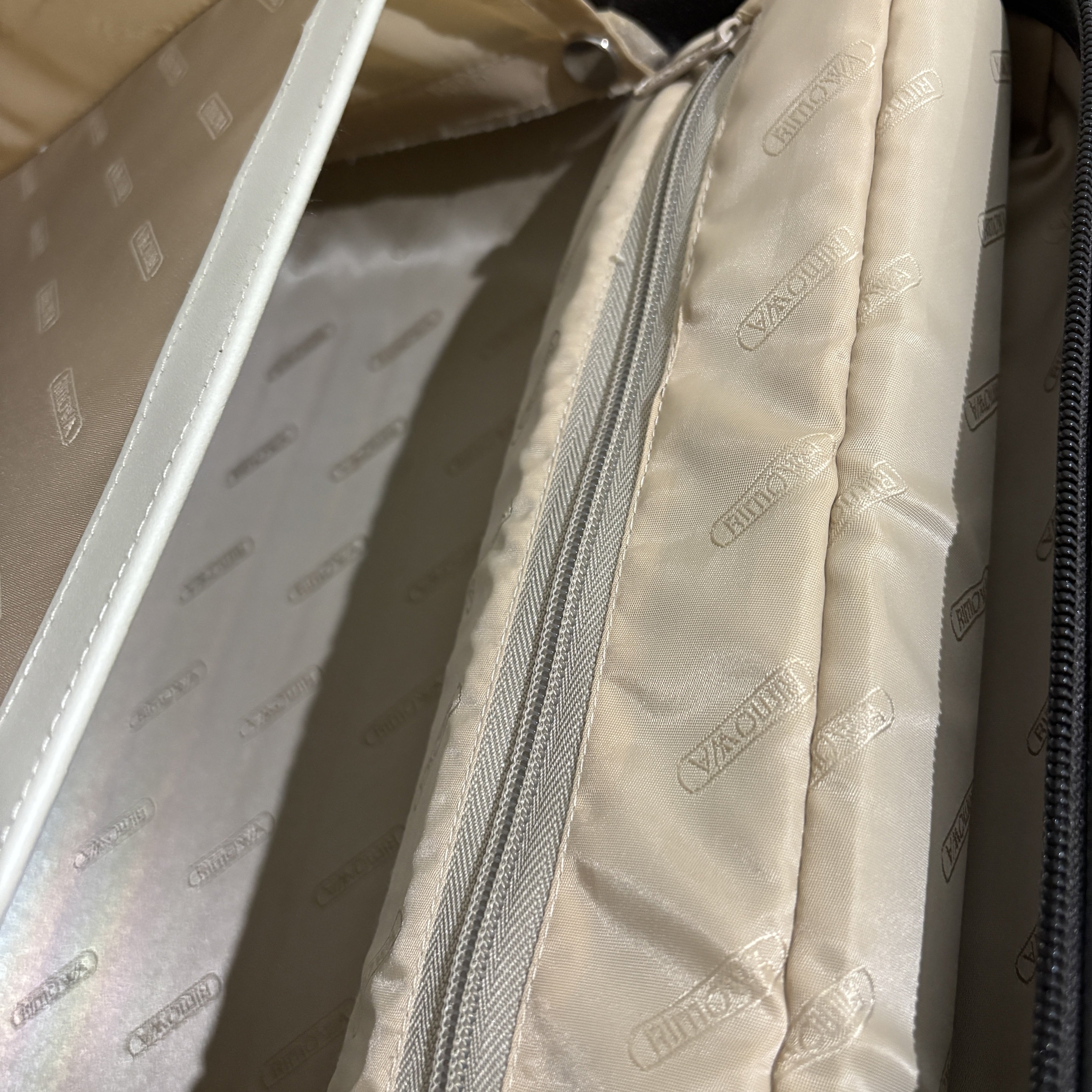 リモワ サルサデラックス 852.40-3 中古美品 25リットル 2輪