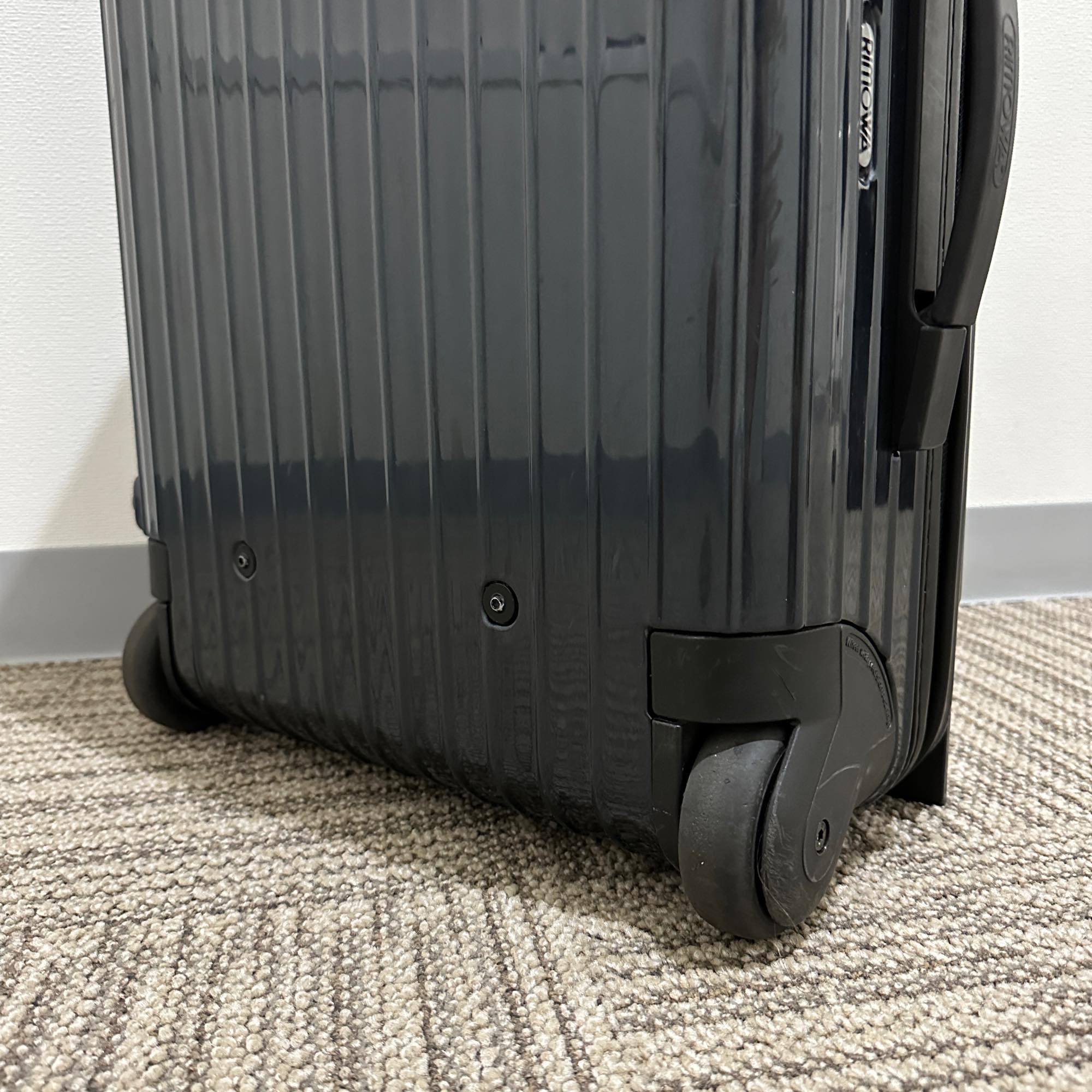 リモワ サルサ 中古美品 857.52-3 35リットル 2輪