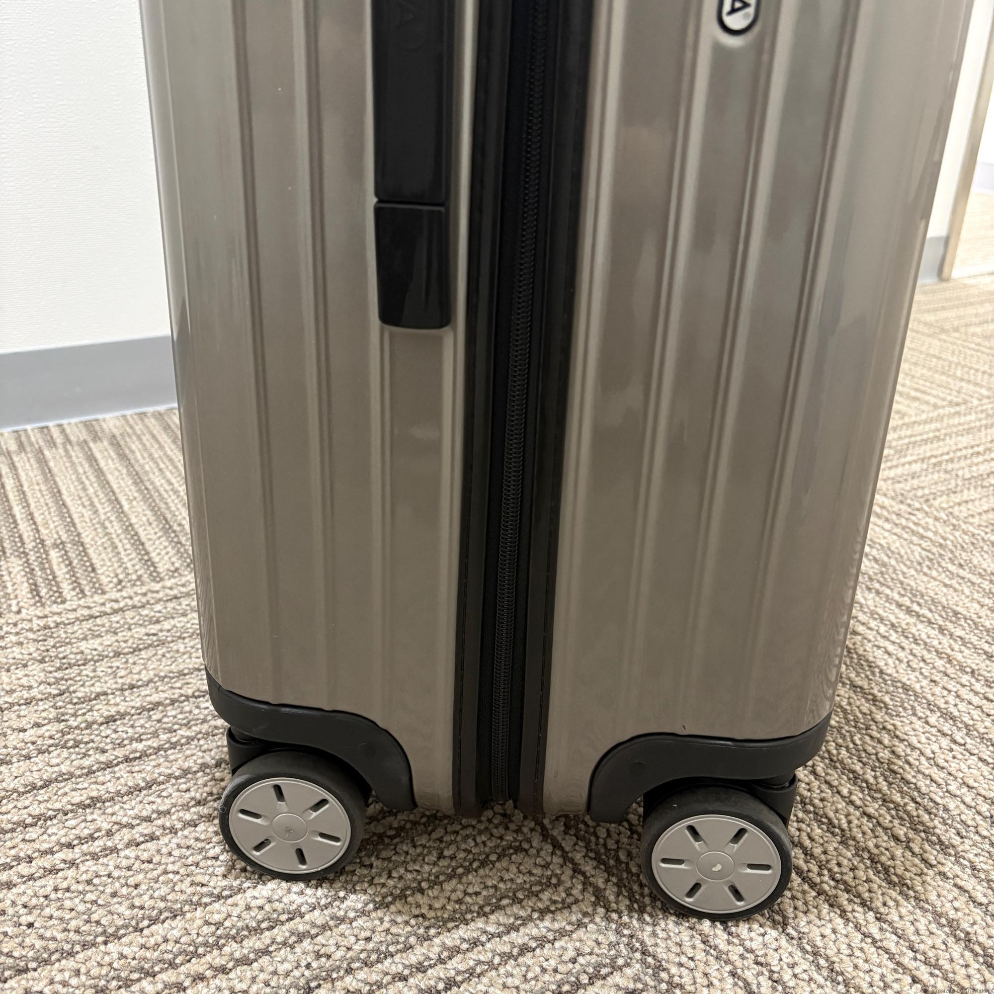 リモワ サルサ 869.70-3 82リットル 中古美品 4輪