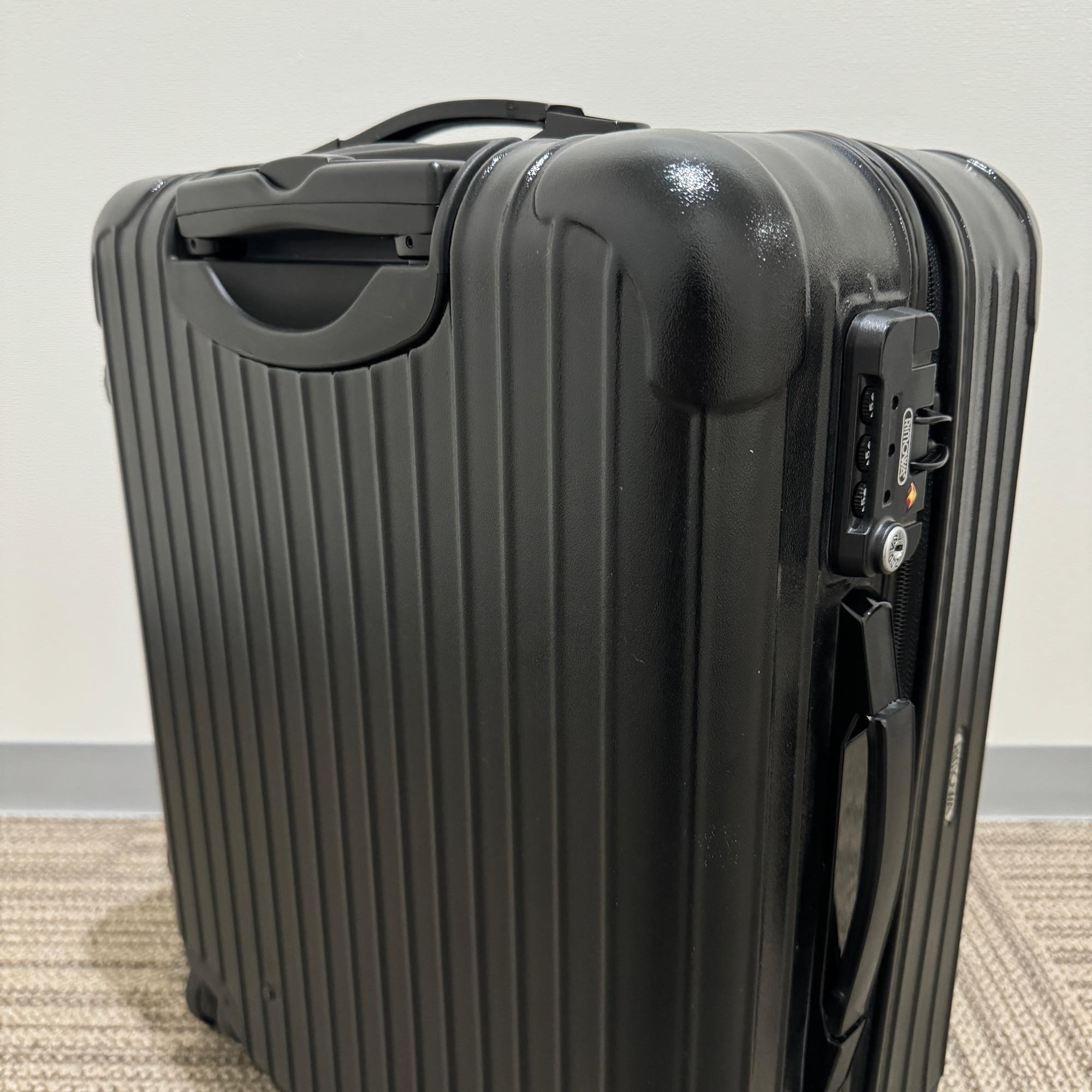 リモワ サルサ U871.56-3 48リットル 中古美品 4輪