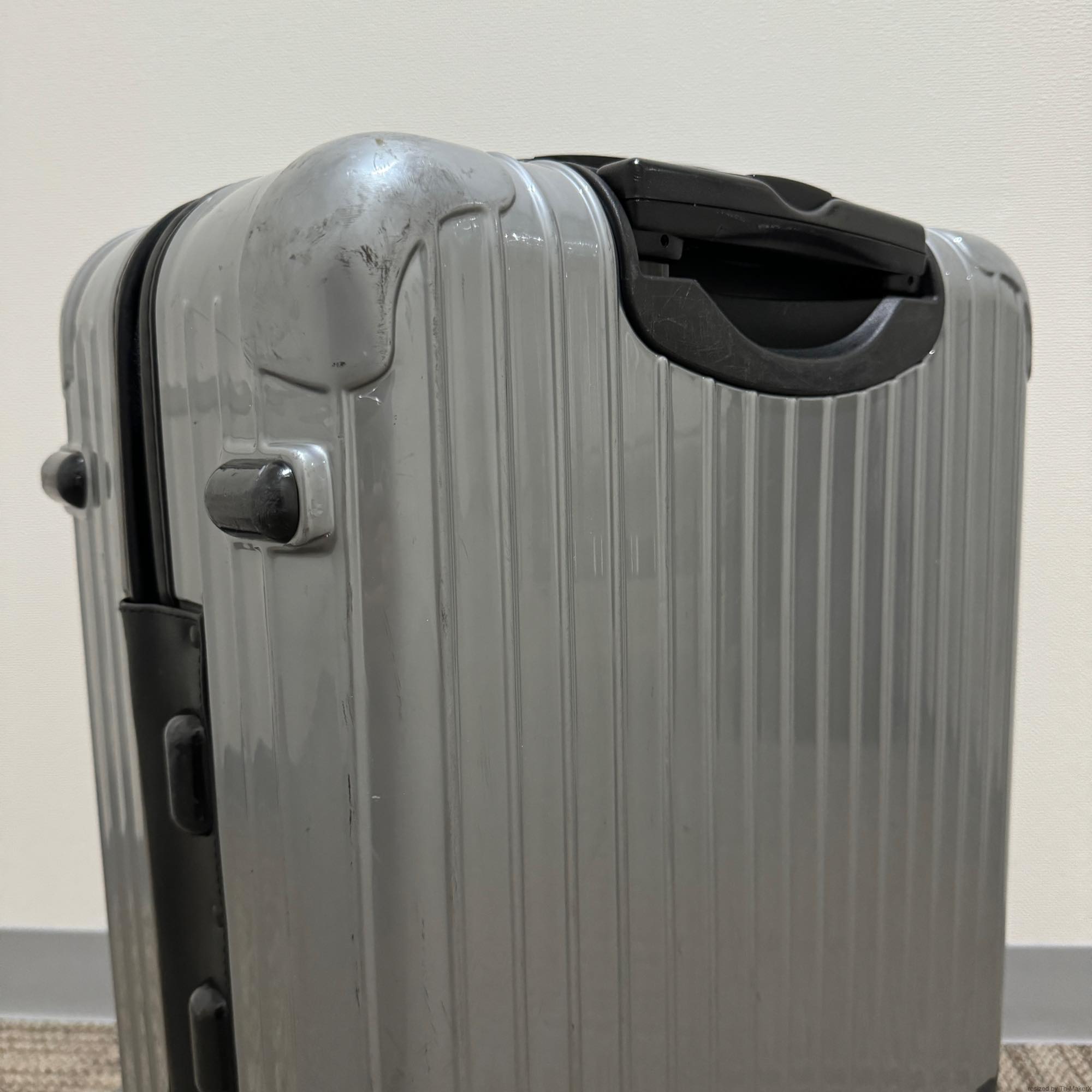リモワ サルサ 876.56-3 48リットル 中古商品 4輪