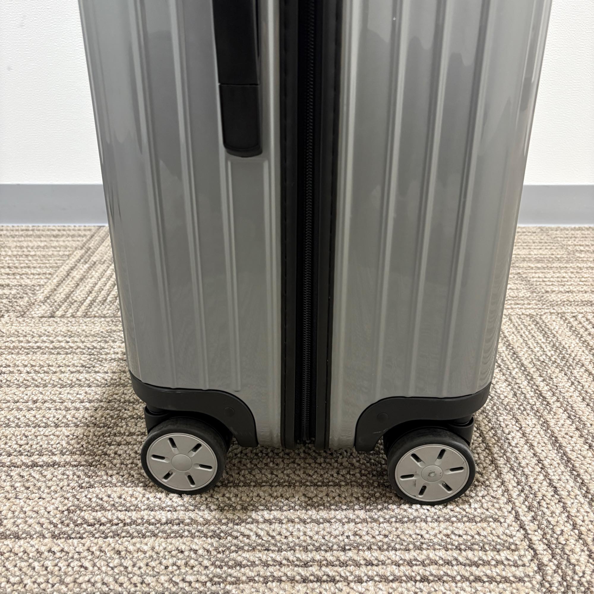 リモワ サルサ 876.70-3 82リットル 中古美品 4輪