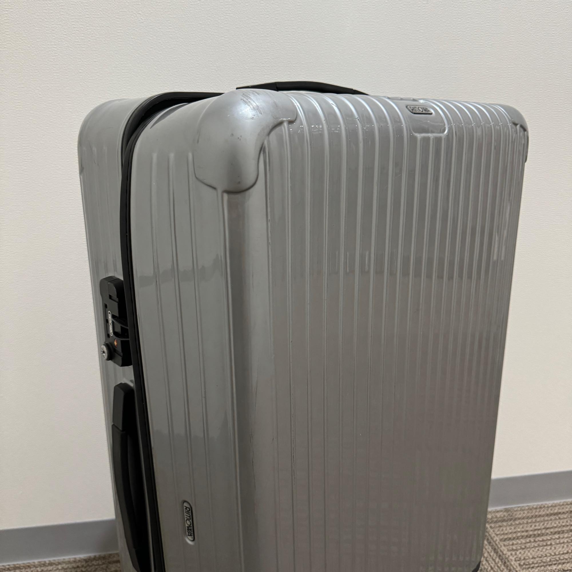 リモワ サルサ 876.77-3 107リットル 中古商品 4輪