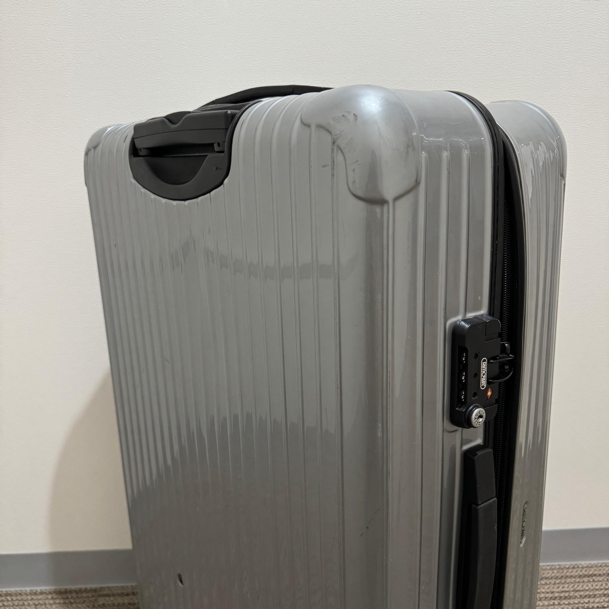 リモワ サルサ 876.77-3 107リットル 中古商品 4輪