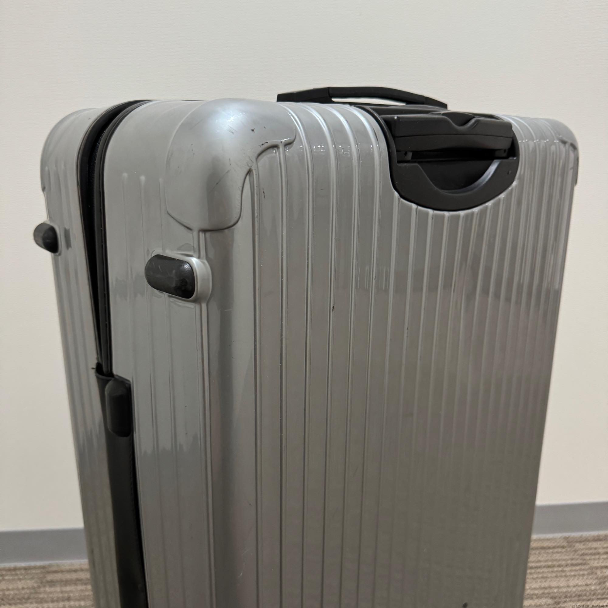 リモワ サルサ 876.77-3 107リットル 中古商品 4輪