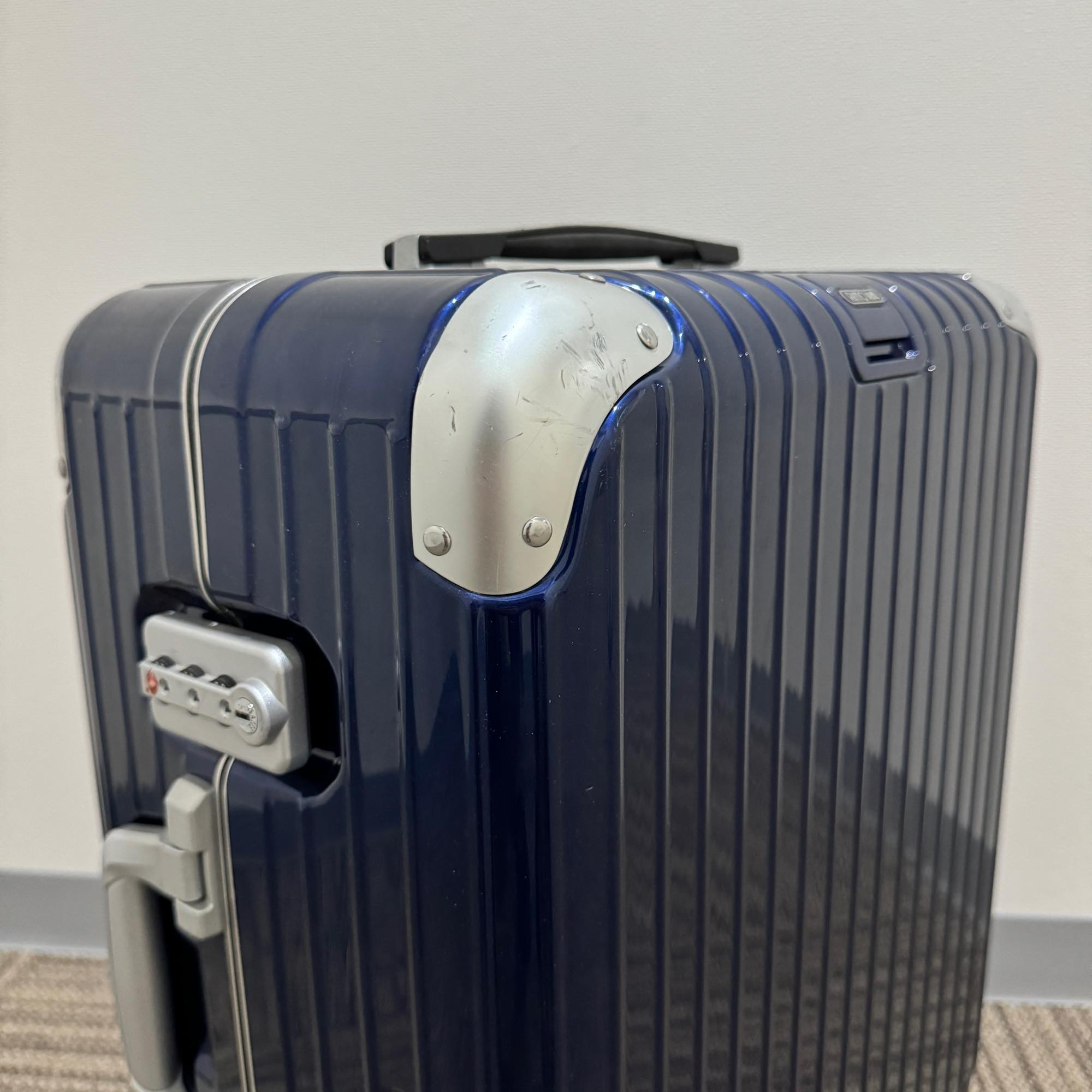 リモワ リンボ 891.56-3 中古美品 49リットル 4輪