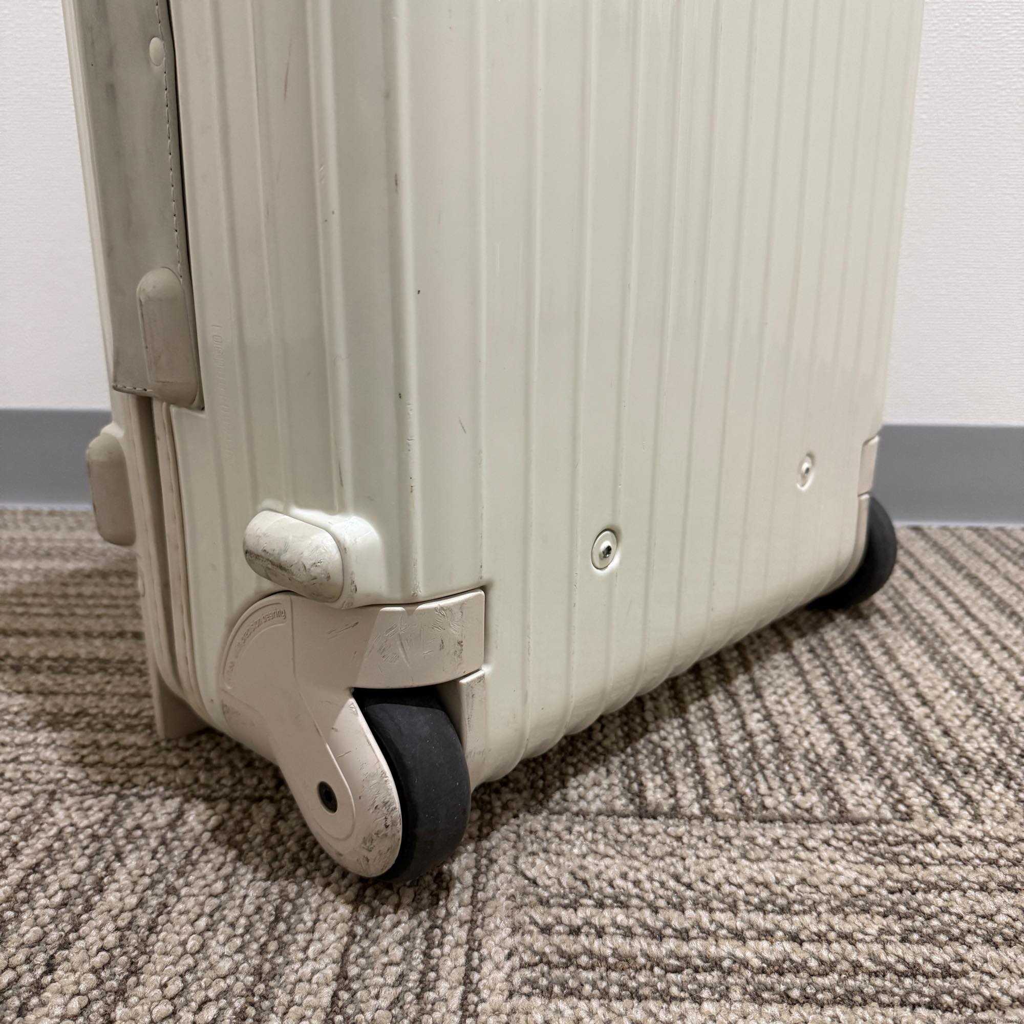 リモワ ユナイテッドアローズ限定 サルサ 895.46-2 中古美品 32リットル 2輪