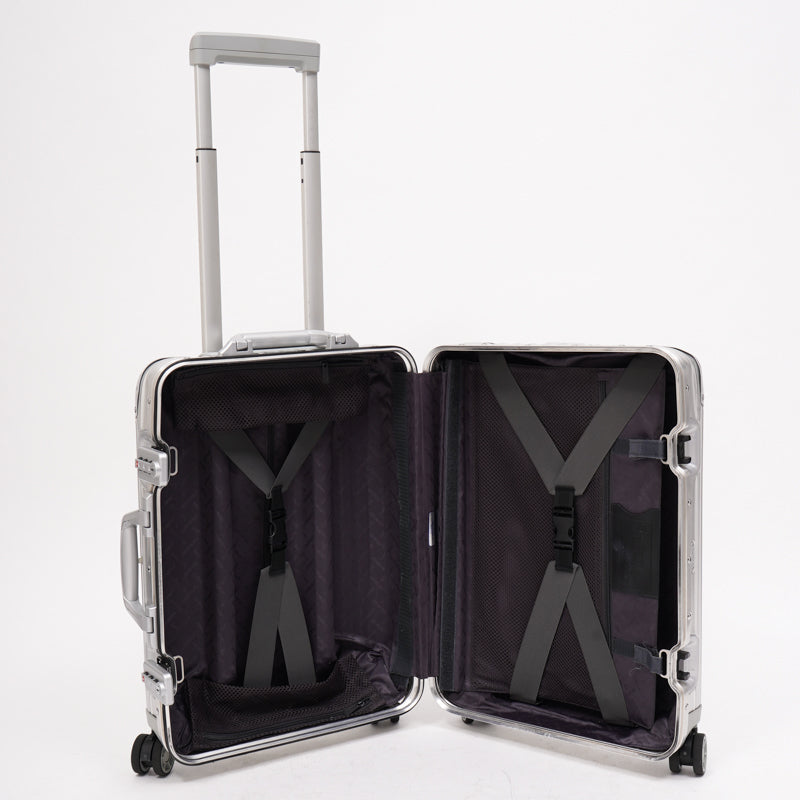 ルフトハンザ リモワ アルミニウム 中古商品 32リットル 4輪