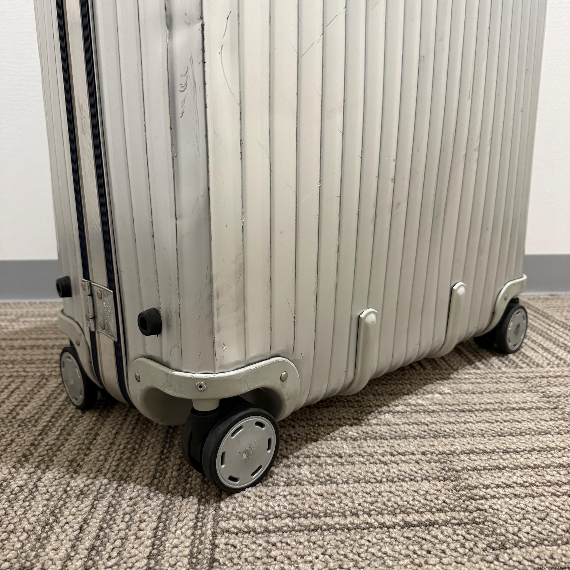 リモワ シルバーインテグラル 中古商品 U923.77-3 104リットル 4輪