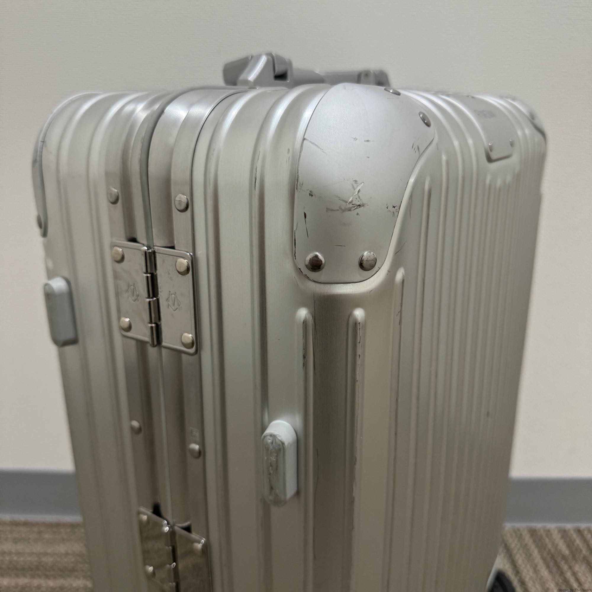 リモワ オリジナル 925.53.00.4 キャビン 中古美品 35リットル 4輪