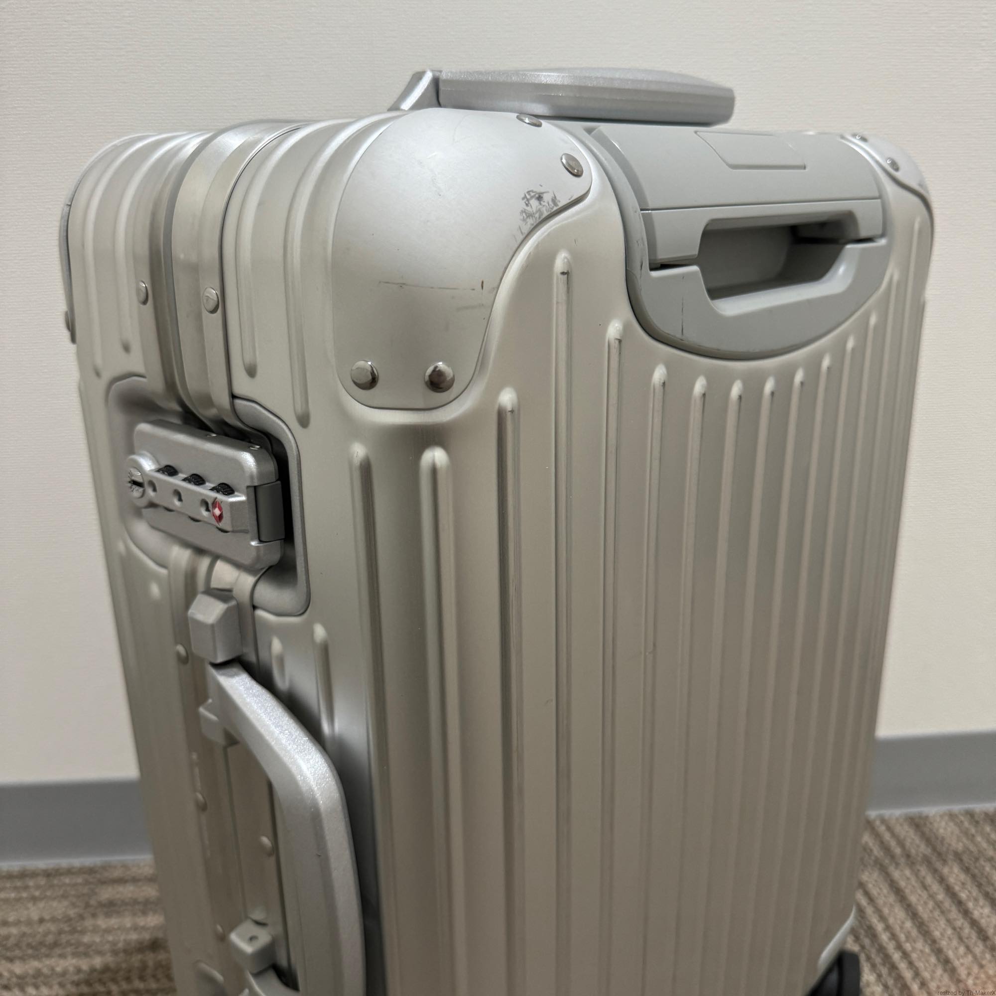 リモワ オリジナル 925.53.00.4 キャビン 中古美品 35リットル 4輪