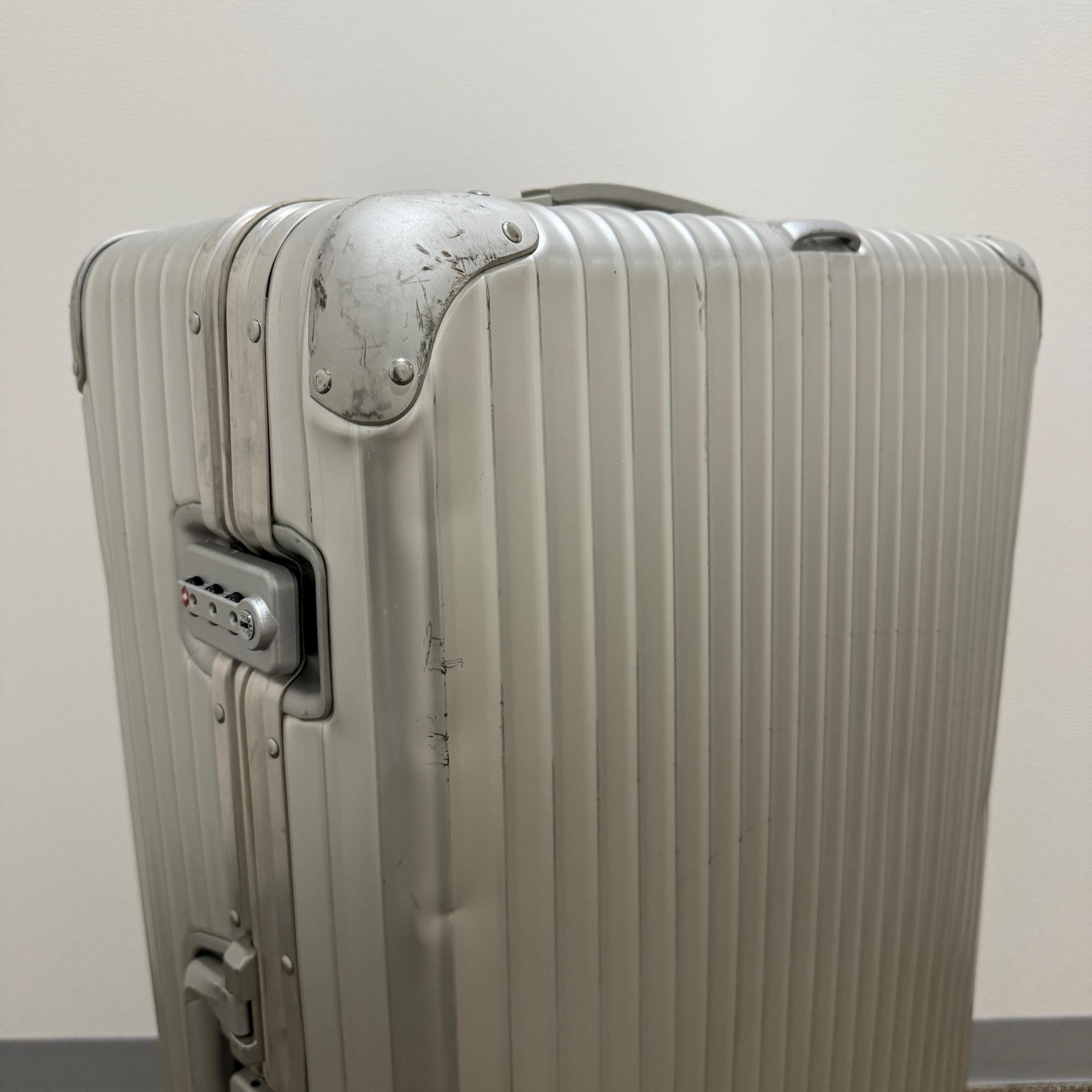 リモワ トパーズ 中古商品 930.77-3 104リットル 2輪