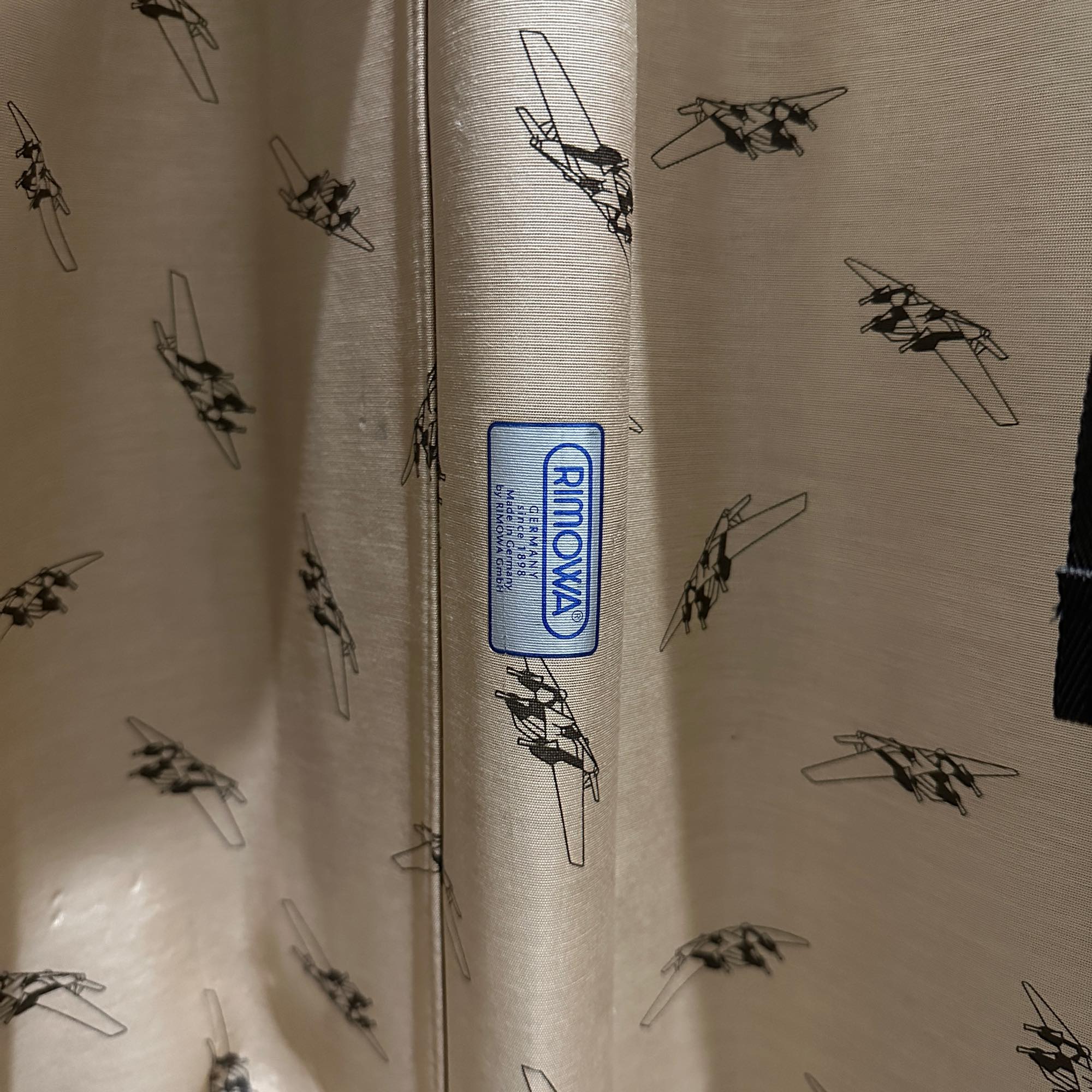 リモワ クラシックフライト 中古商品 976.52-3 33リットル 2輪