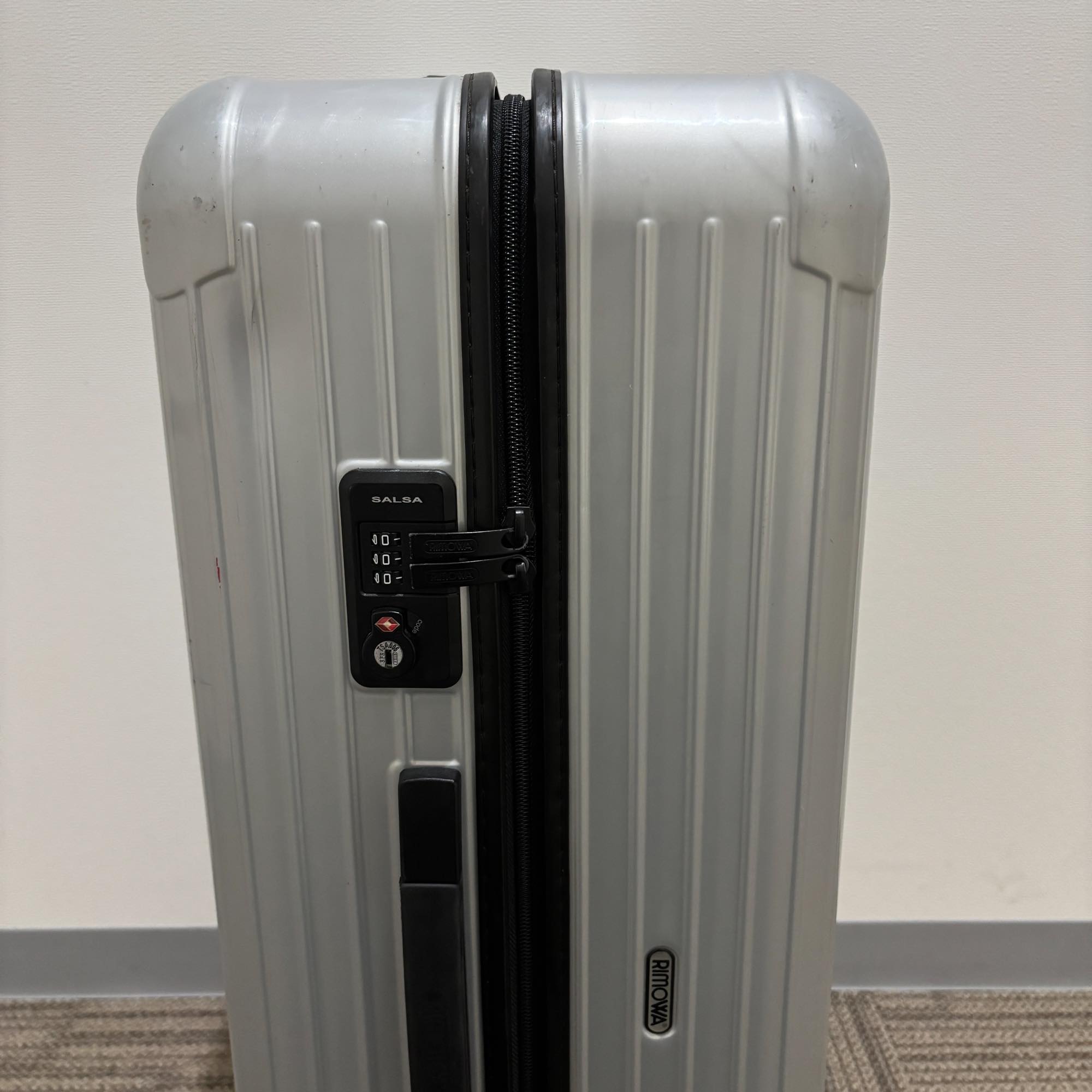 リモワ エッセンシャル (サルサ) 810.73-4 中古美品 98リットル 4輪