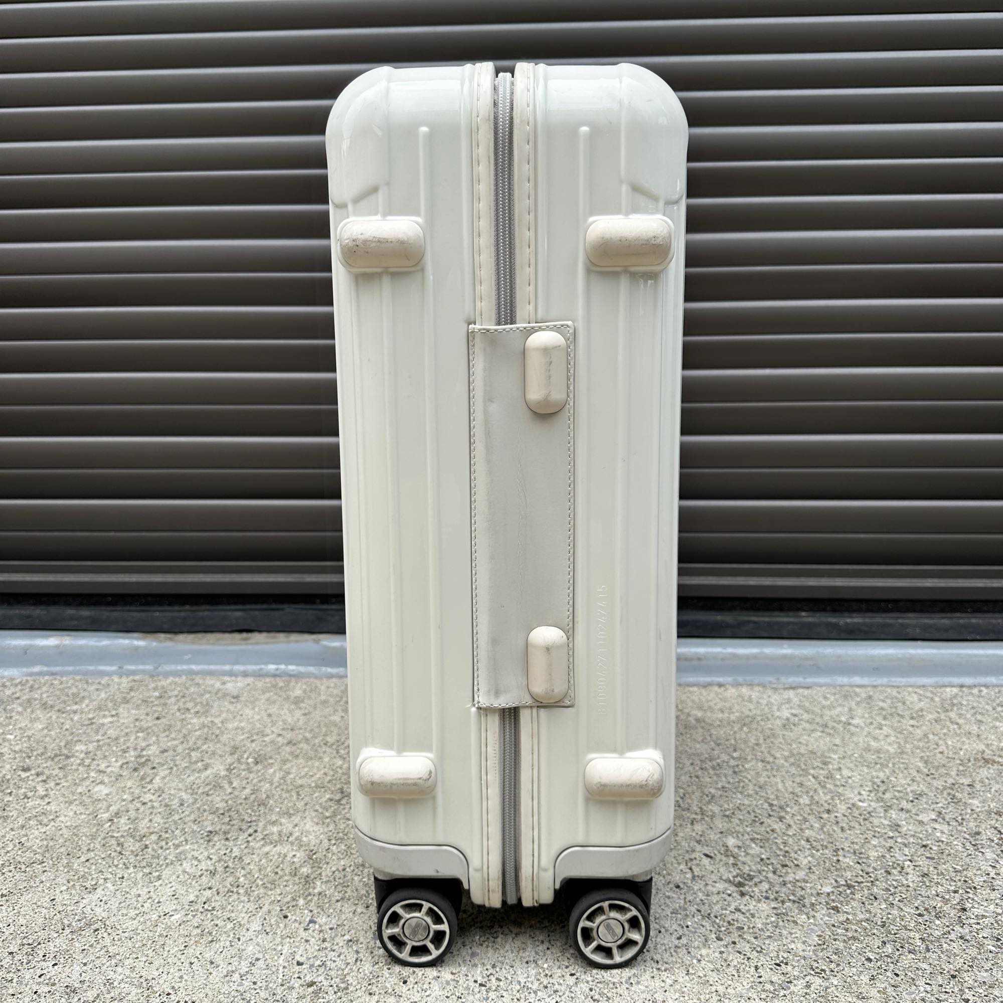 リモワ ユナイテッドアローズ限定 サルサ 810.90-4 中古商品 32リットル 4輪