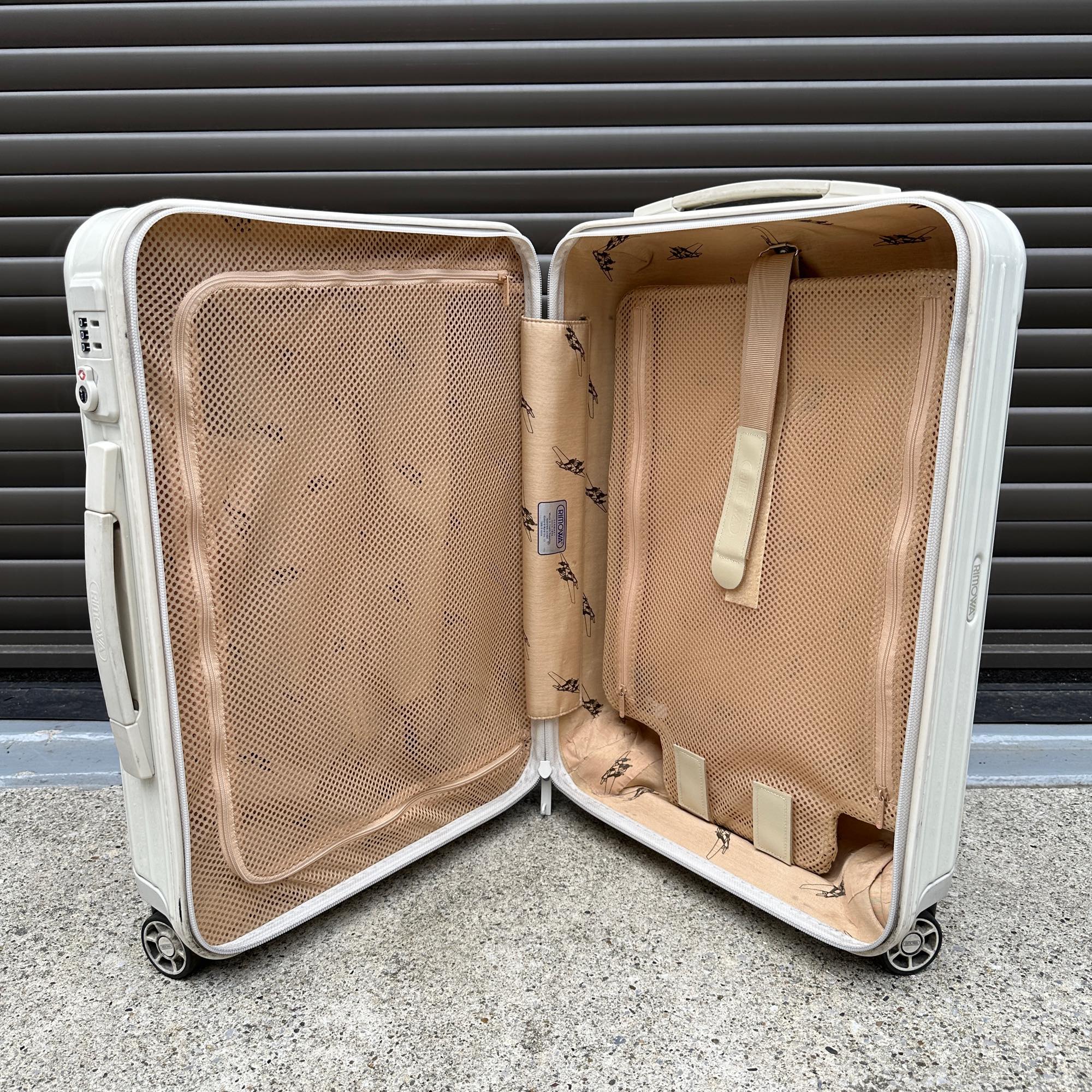 リモワ ユナイテッドアローズ限定 サルサ 810.90-4 中古商品 32リットル 4輪