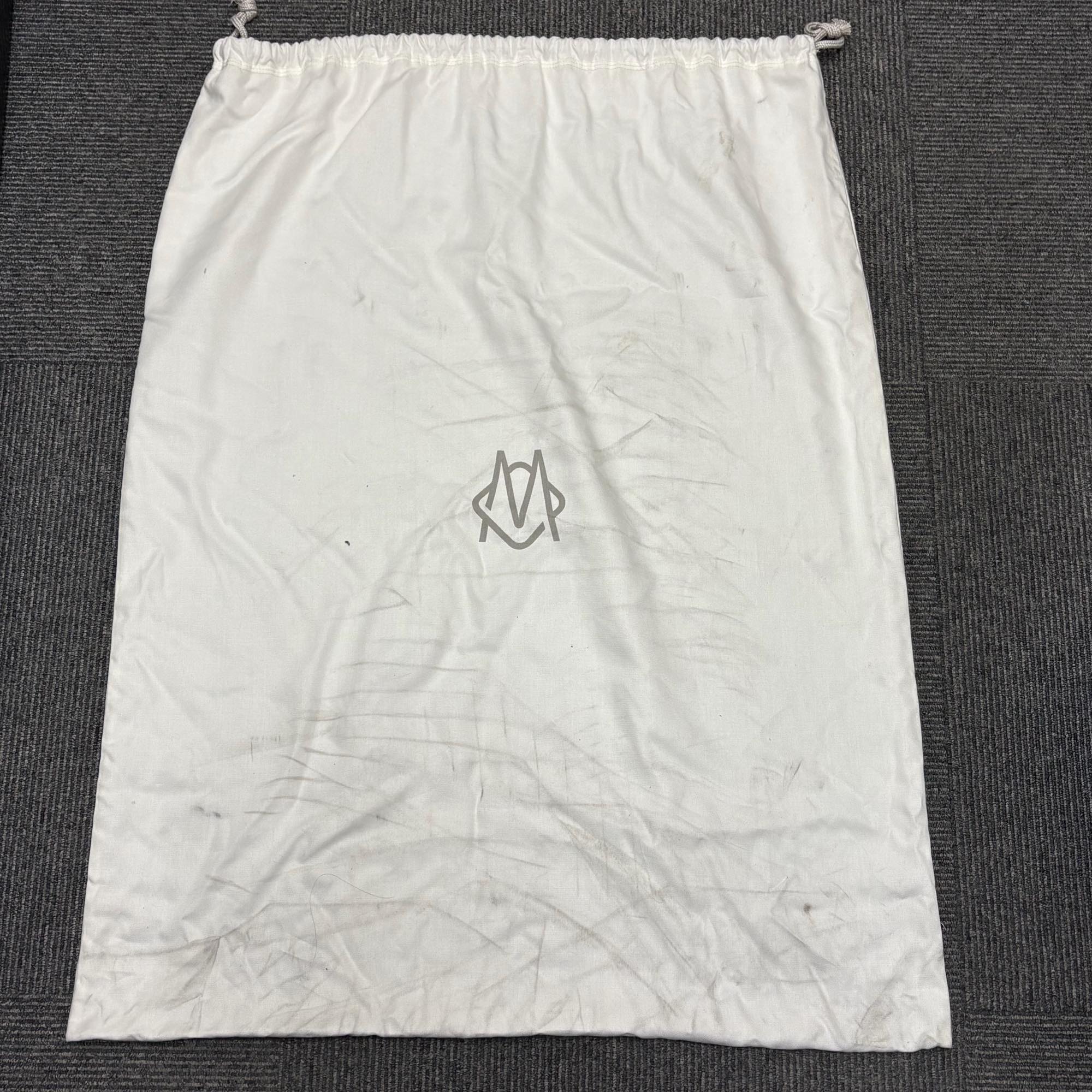 リモワ エッセンシャル(サルサ デラックス) 830.52.53.4 中古美品 32リットル 4輪
