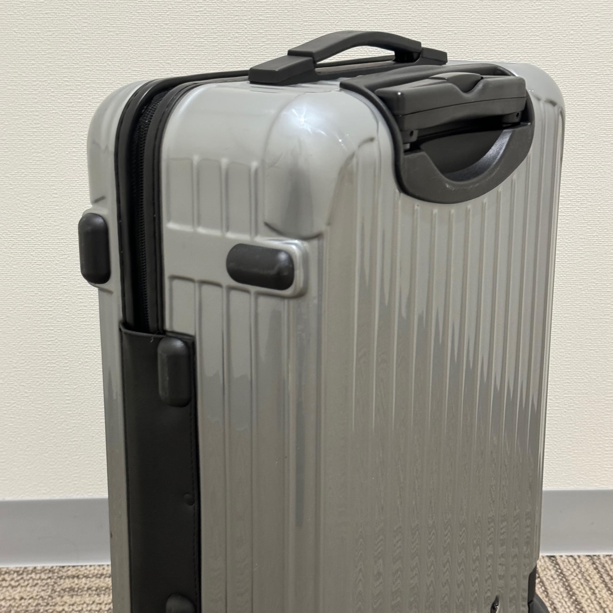 リモワ サルサ 中古美品 856.52-4 35リットル 2輪