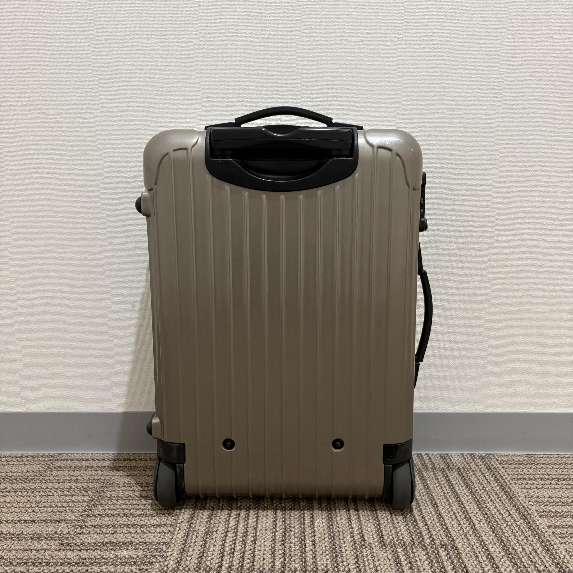 リモワ サルサ 859.52-4 33リットル 中古商品 2輪