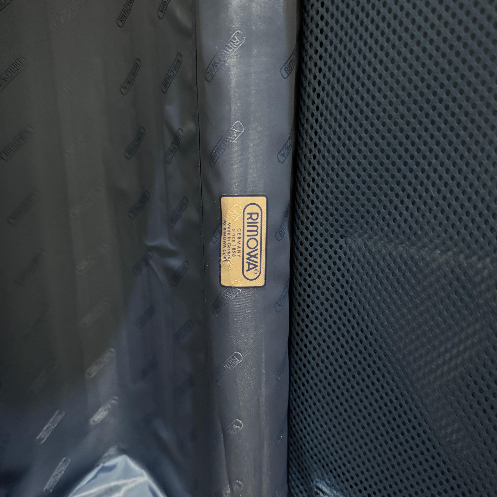 リモワ トパーズ 932.56-4 中古美品 45リットル 4輪