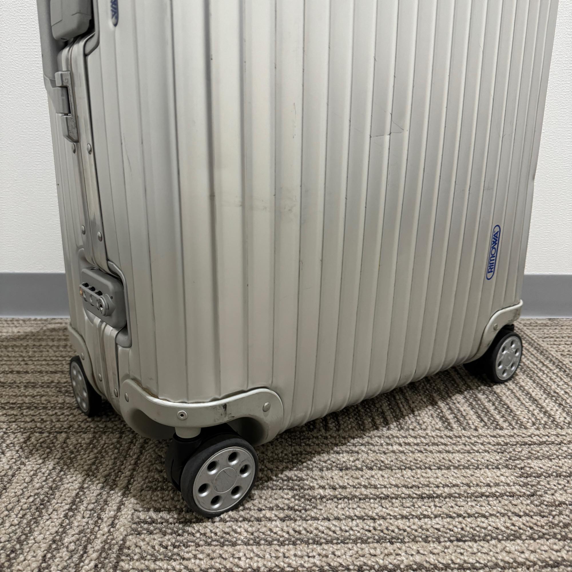 リモワ トパーズ 中古商品 932.70-4 82リットル 4輪(copy)