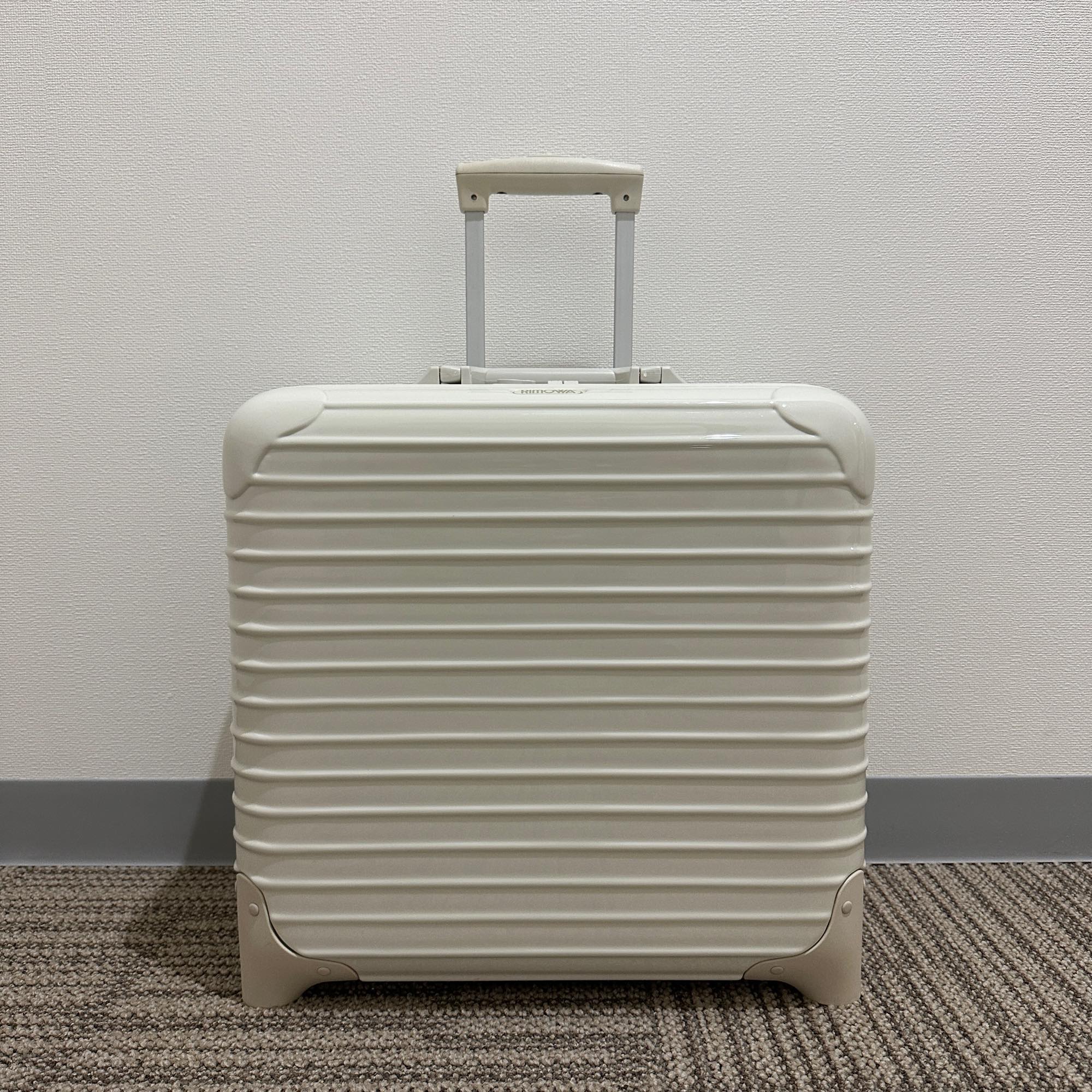 リモワ ユナイテッドアローズ限定サルサ 810.90-5 中古美品 23リットル 2輪