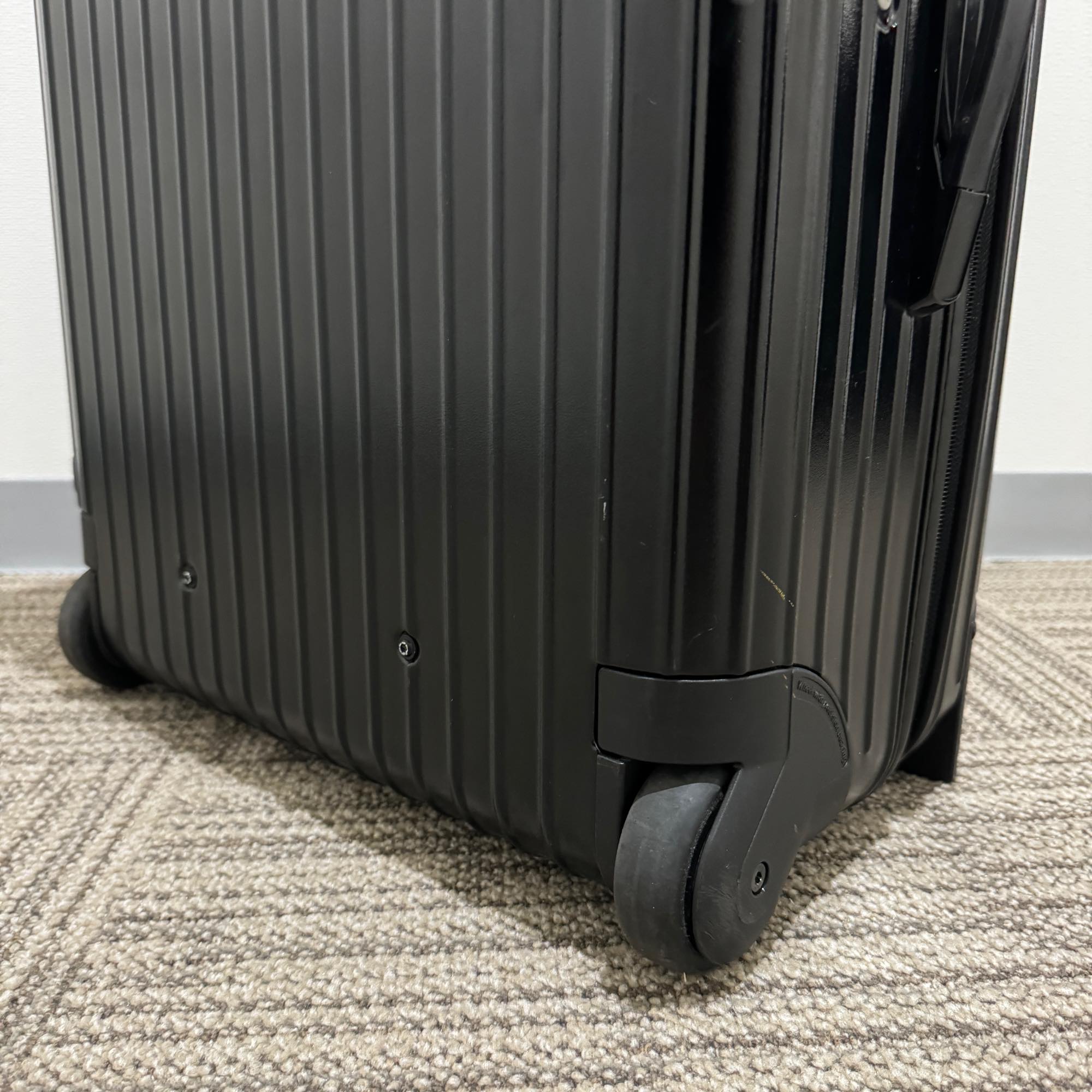 リモワ サルサ 851.63-5 中古美品 63リットル 2輪
