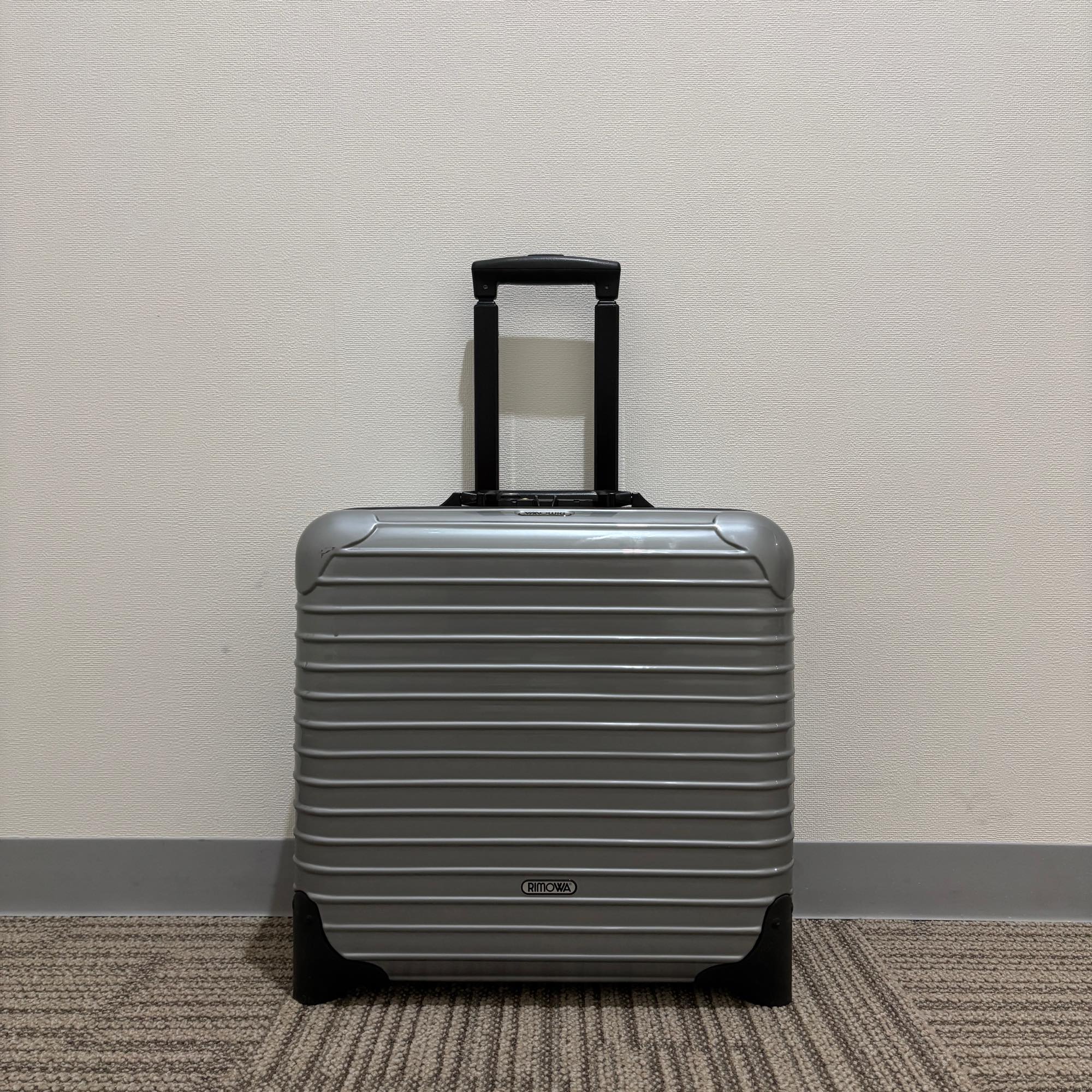 リモワ エッセンシャル(サルサ) トロリー 856.40-5 中古美品 25リットル 2輪