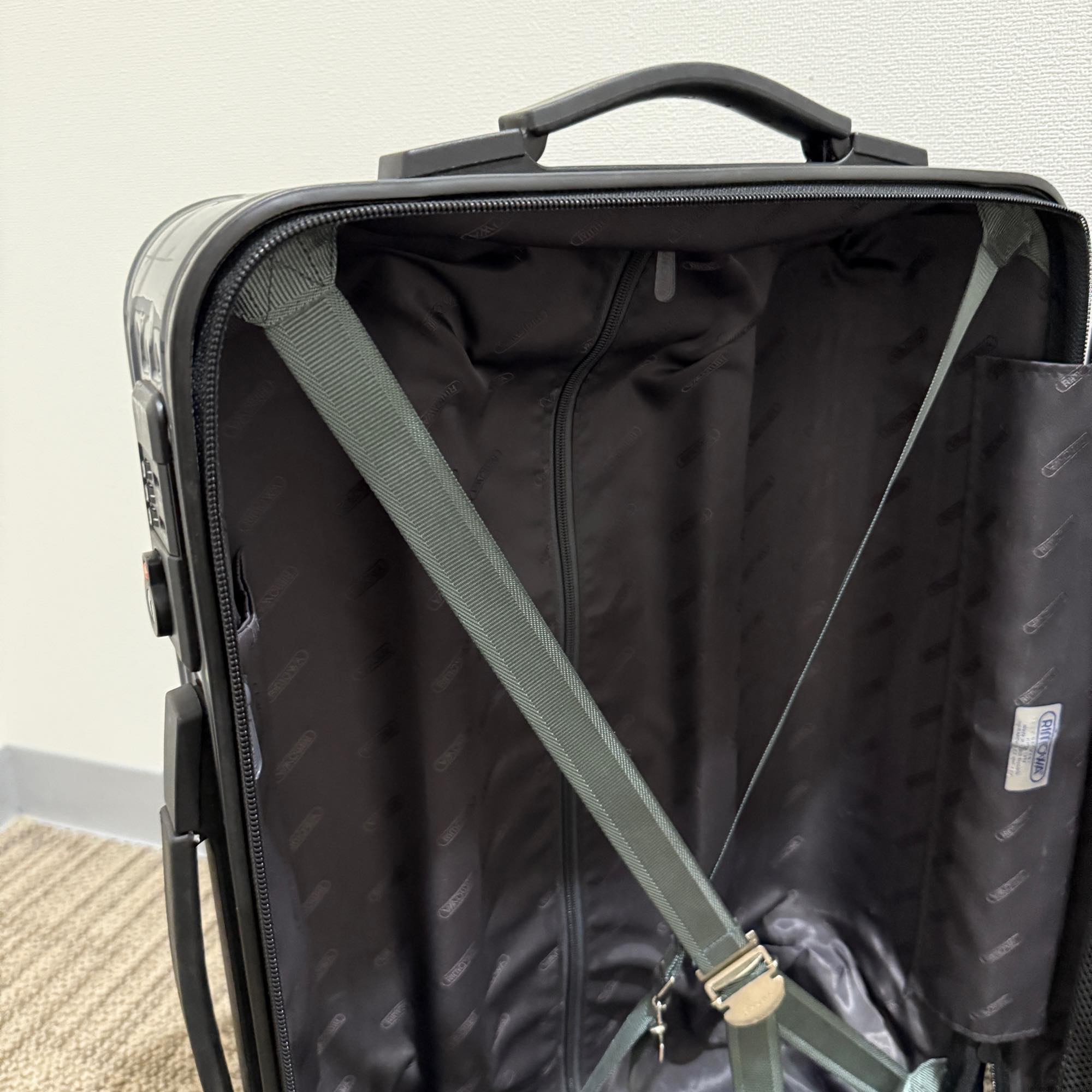 リモワ サルサ 中古美品 857.52-5 35リットル 2輪