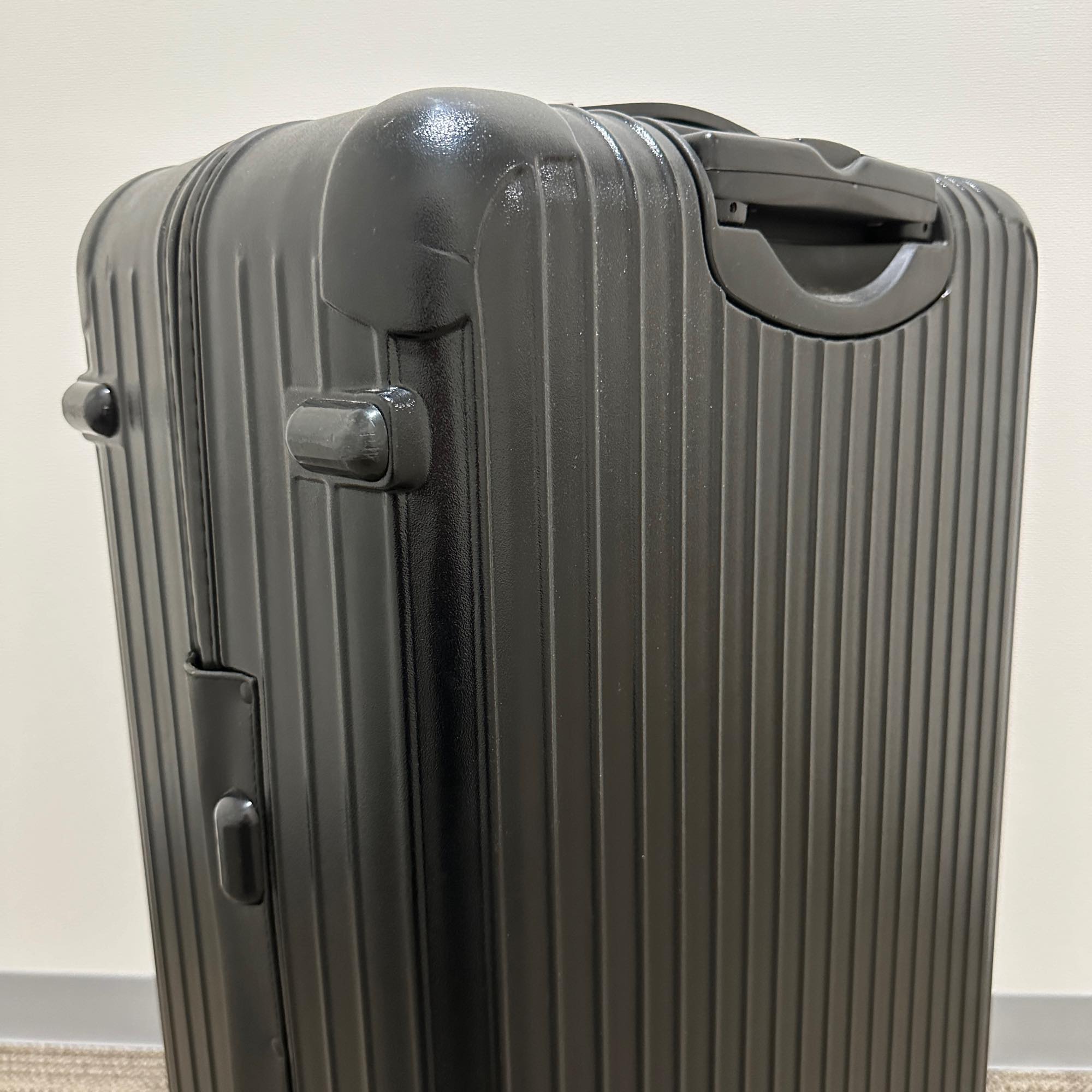 リモワ サルサ 871.70-5 82リットル 中古商品 4輪