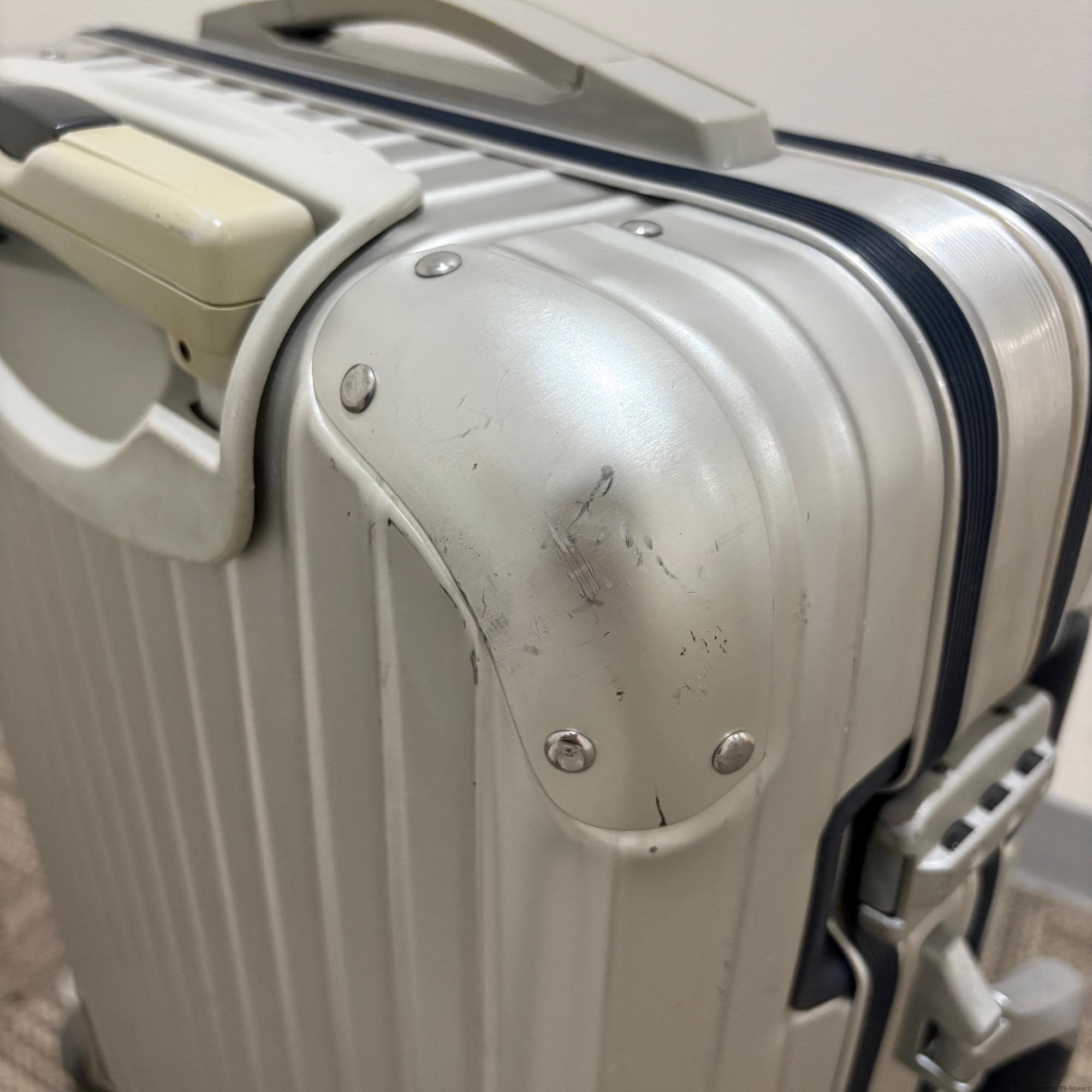 リモワ シルバーインテグラル 925.52-5 35リットル 中古商品 2輪