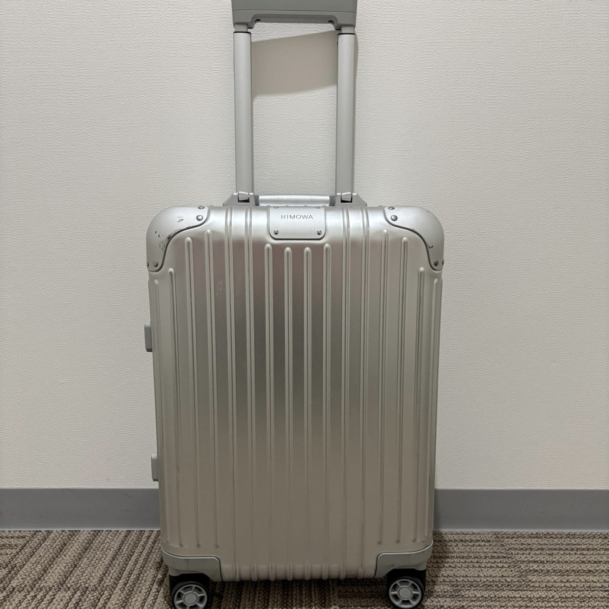 リモワ オリジナル 925.53.00.4-5 キャビン 中古美品 35リットル 4輪